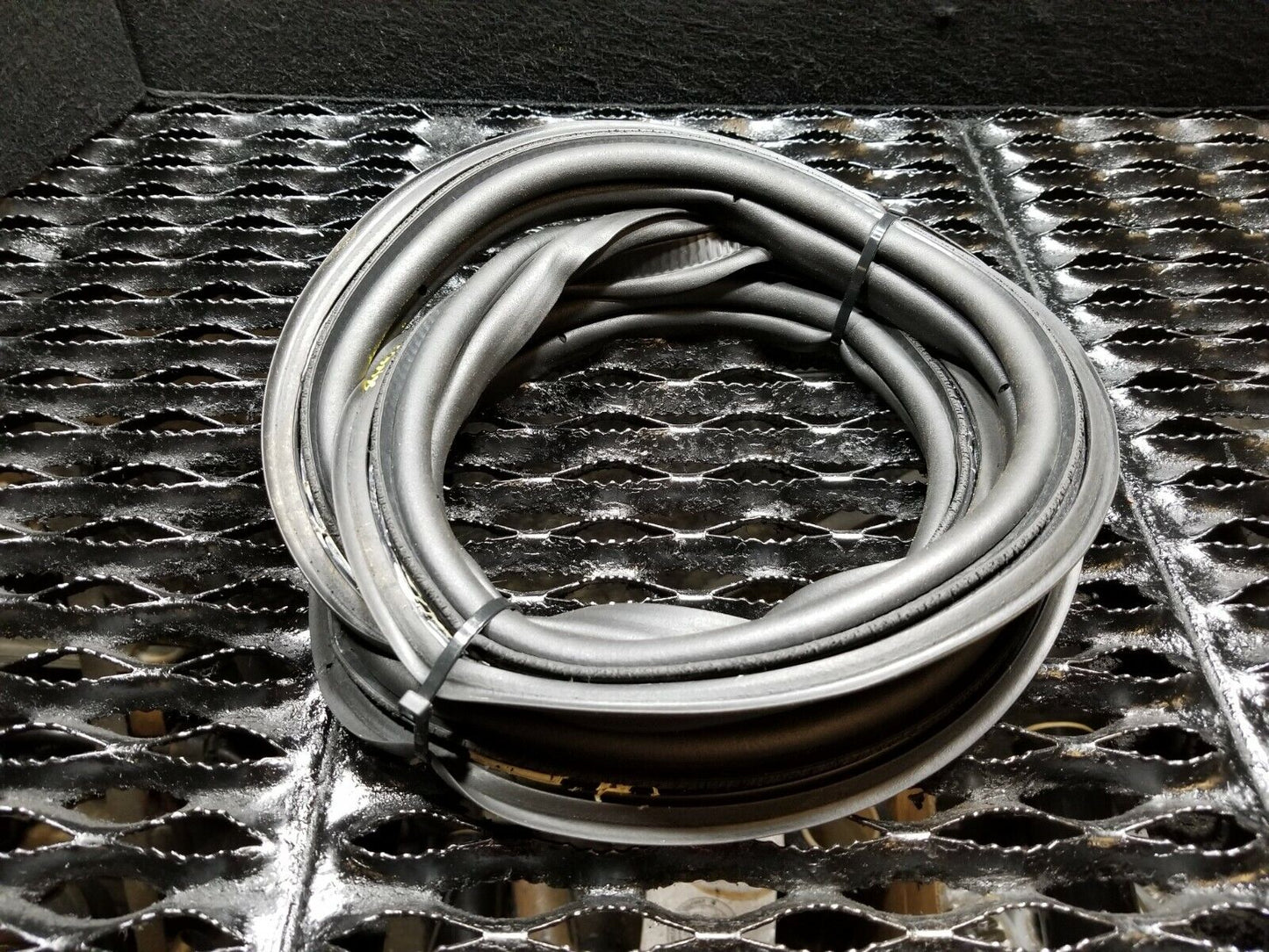 12-17 Fiat 500 Abarth Rear Trunk Weather Strip Seal OEM 12k