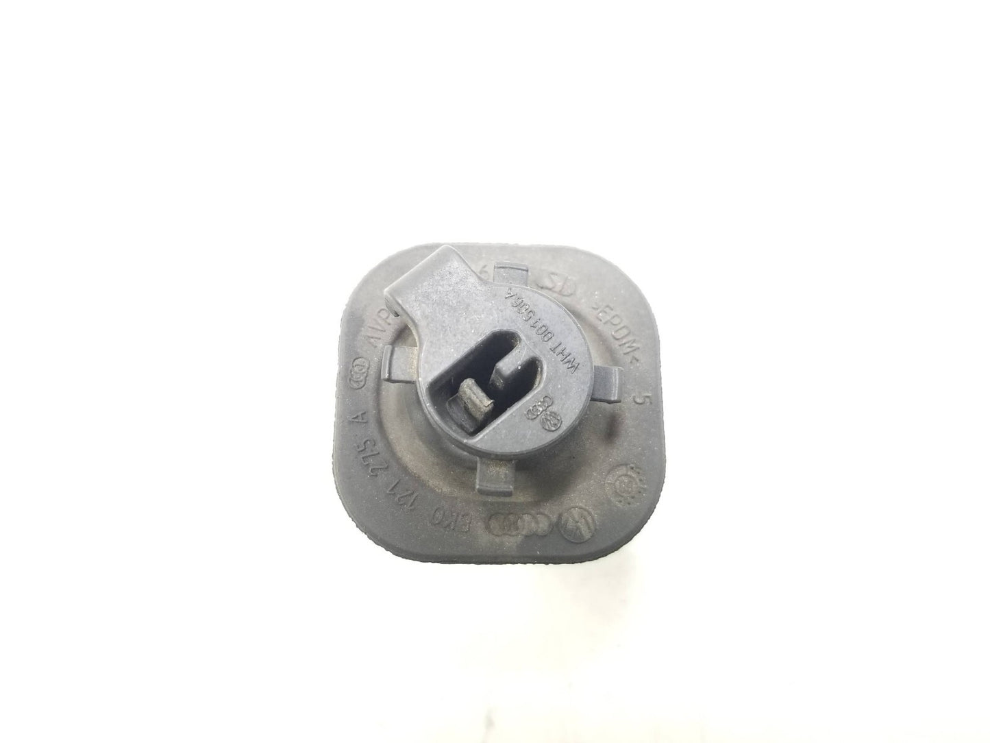 2009 - 2012 Audi Q5 Radiator Mount Bracket 3.2l OEM ✅