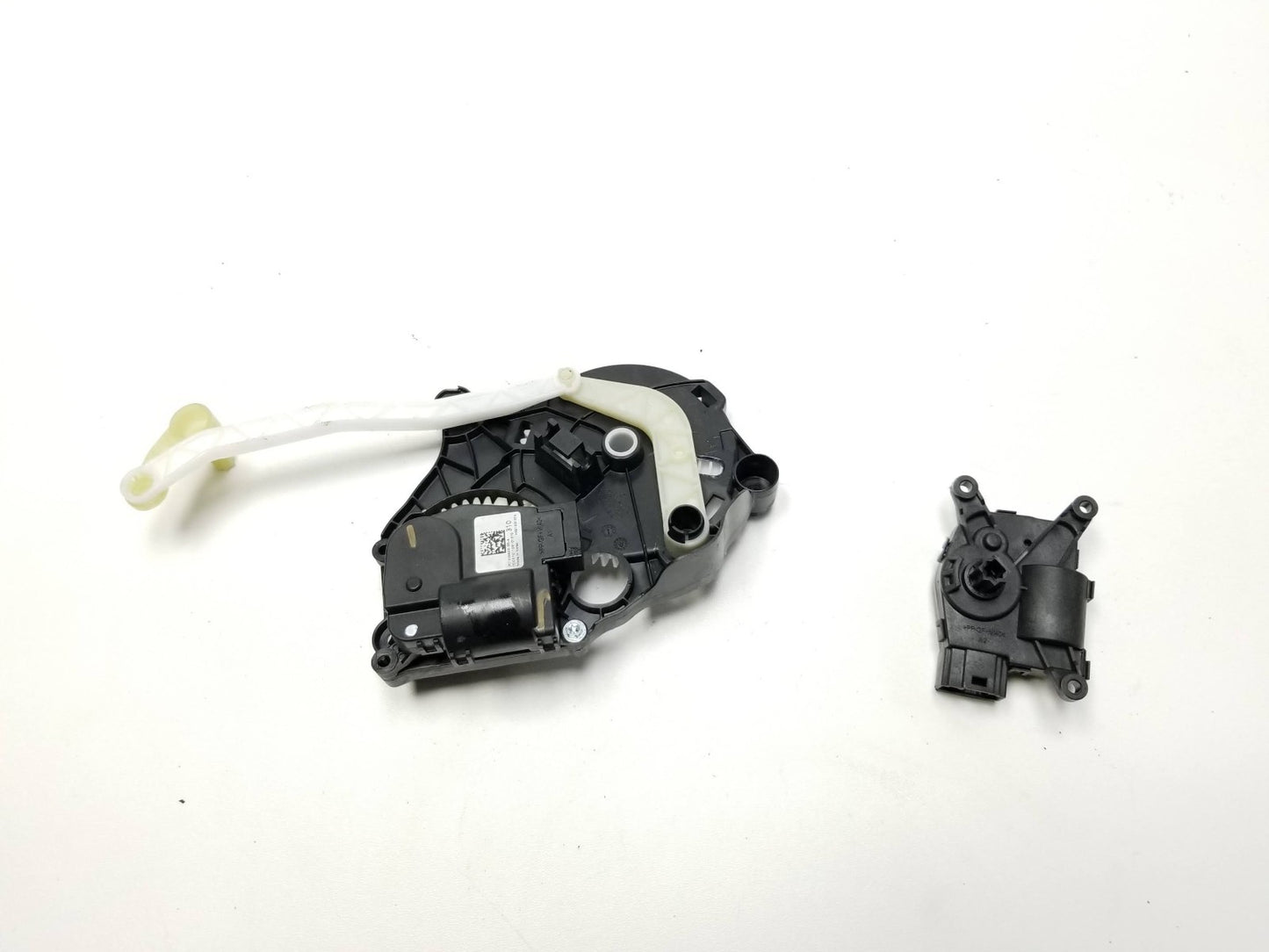 2021 Tesla Model 3 HVAC Flap Motor Actuator Pair OEM