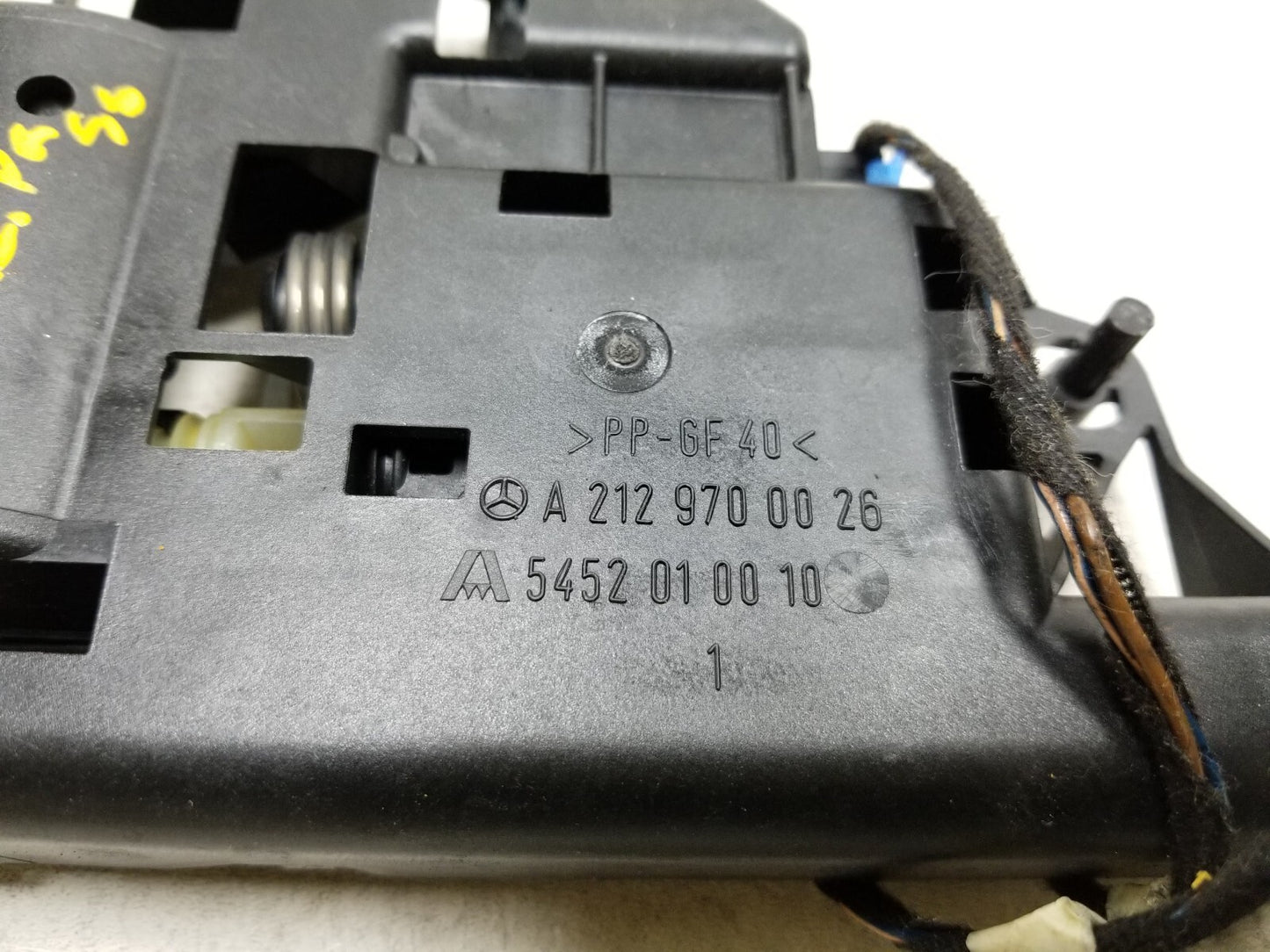 10-16 Mercedes W212 E350 Rear Seat Headrest Adjuster Motor Restrain 2pcs OEM