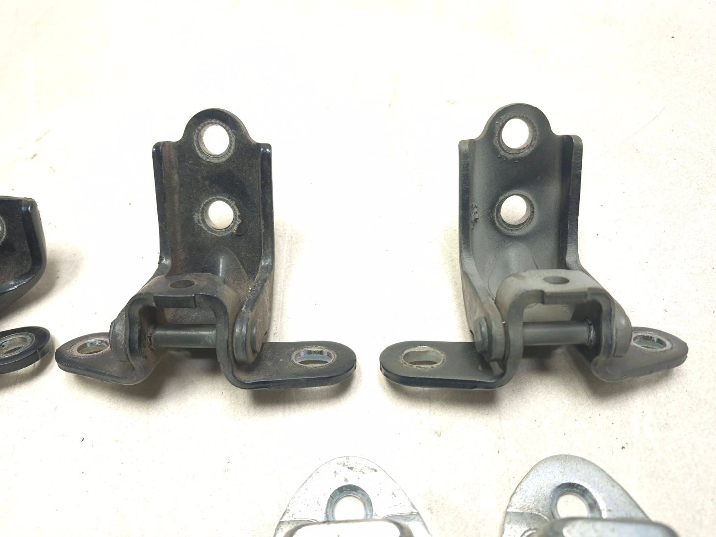 2012 Hyundai Sonata Driver Side Door Hinge & Latch 6pcs W/ Bolt 12pcs OEM
