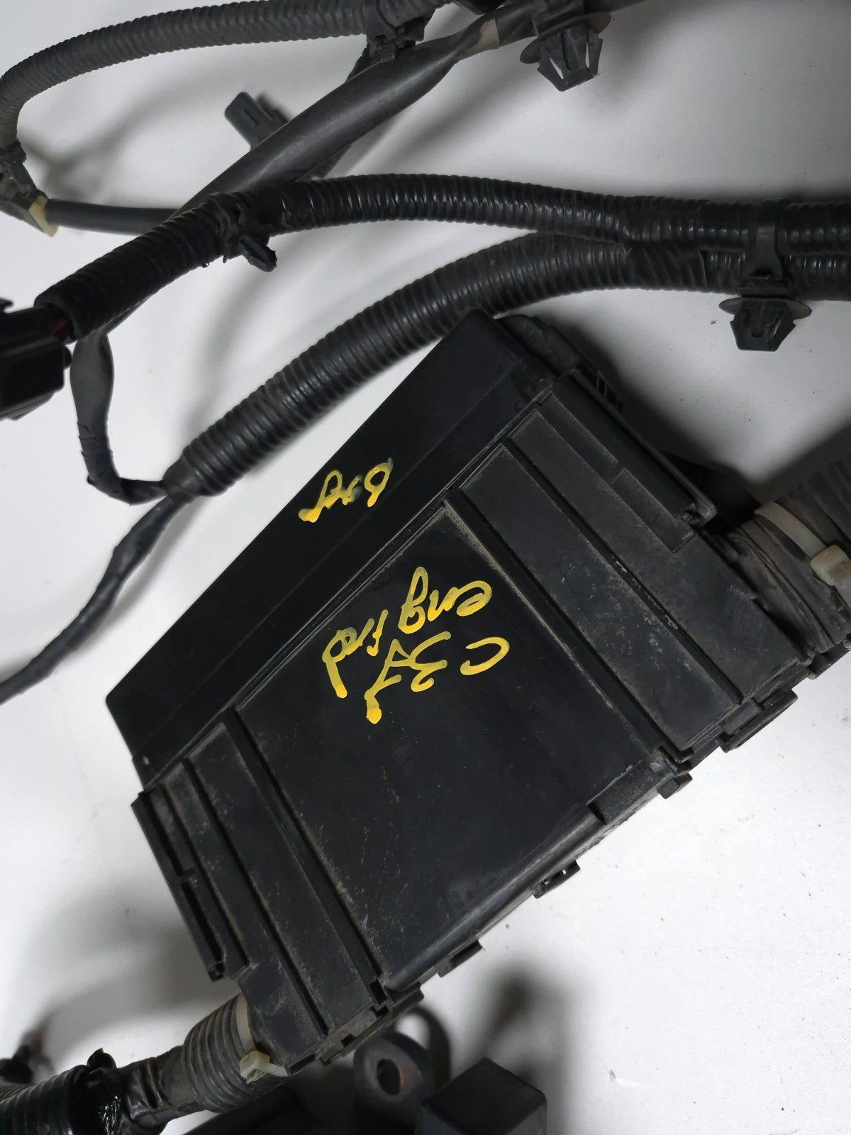 2011 Nissan Juke Main Wire Harness With Fuse Box OEM