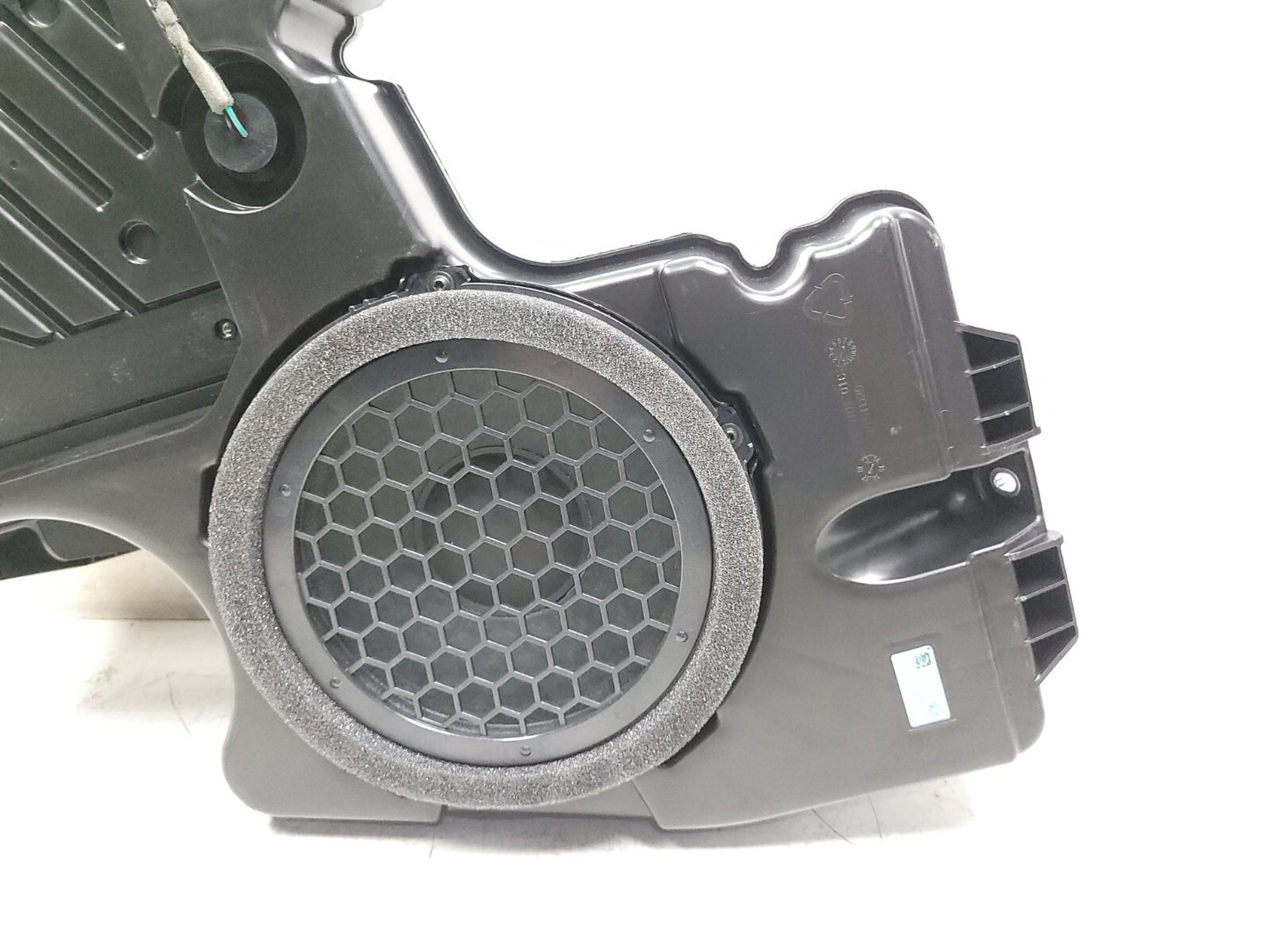 2018 Alfa Romeo Stelvio Subwoofer Sub Woofer Speaker OEM