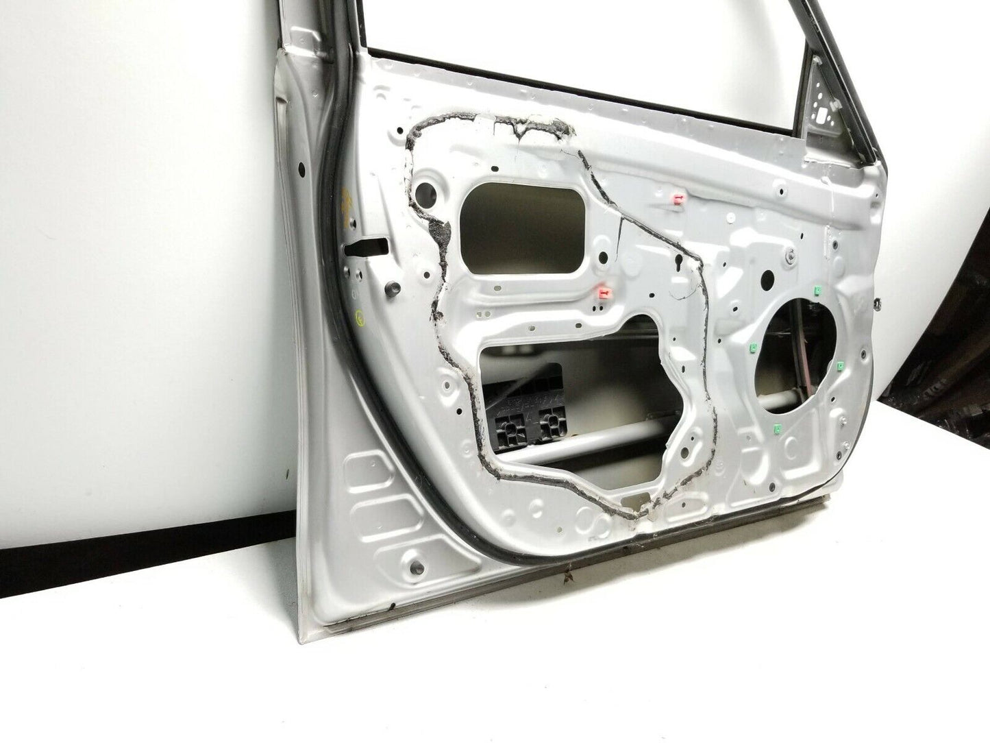 09 10 11 Toyota Camry Front Driver Door Shell Panel (silver 1f7/fa13) OEM ✅