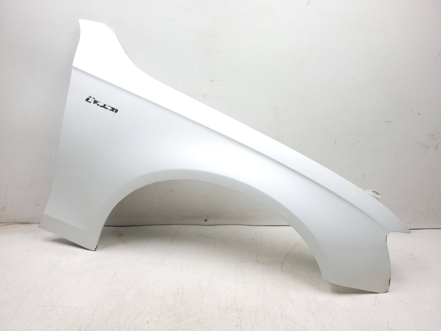 2009 Audi A4 Fender Passenger Side Right OEM *t9 Ibis White*