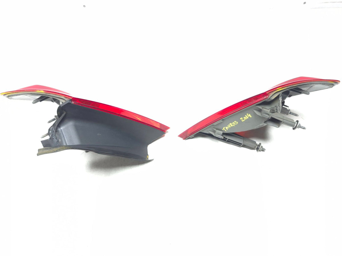 2014 Ford Taurus Rear Quarter Tail Light Left & Right OEM