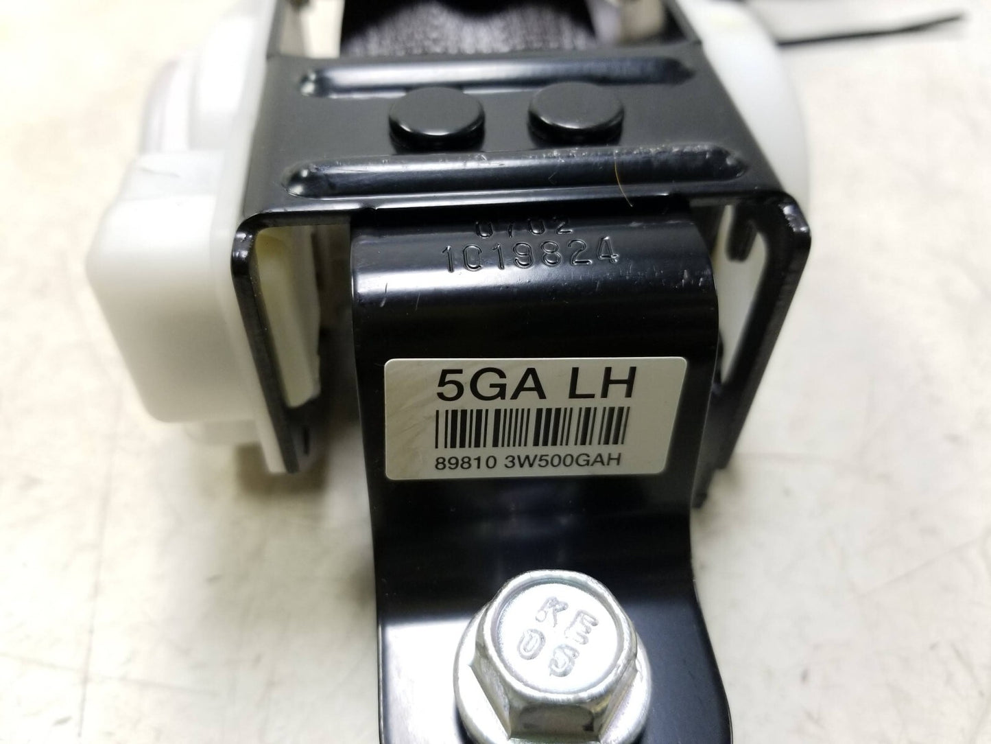 2011 - 2013 Kia Sportage Rear Seat Belt Retractor Left & Right  OEM