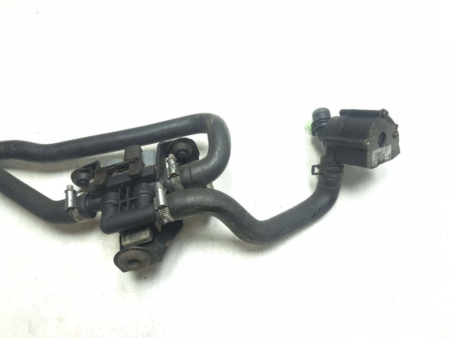 2008 BMW BMW X6 E71 Water Valve Heater Auxiliary Water Pump & Hose  OEM
