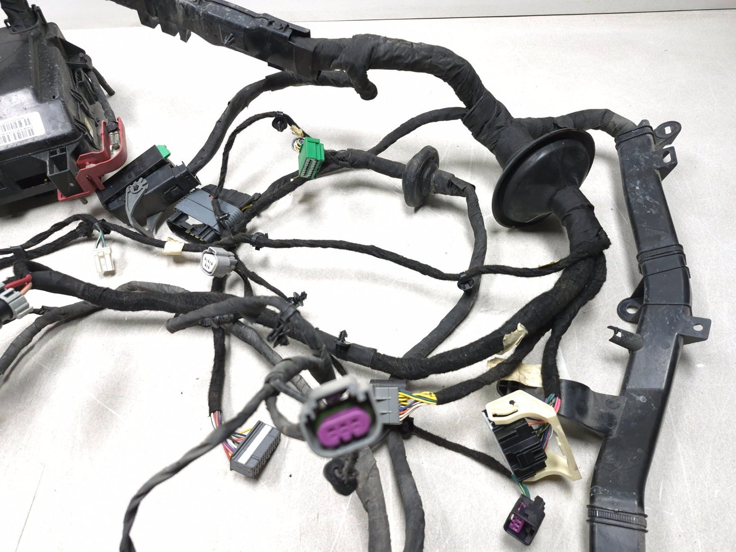 2018 Chrysler 300 AWD Engine Wire Harness & Fuse Box 3.6l OEM