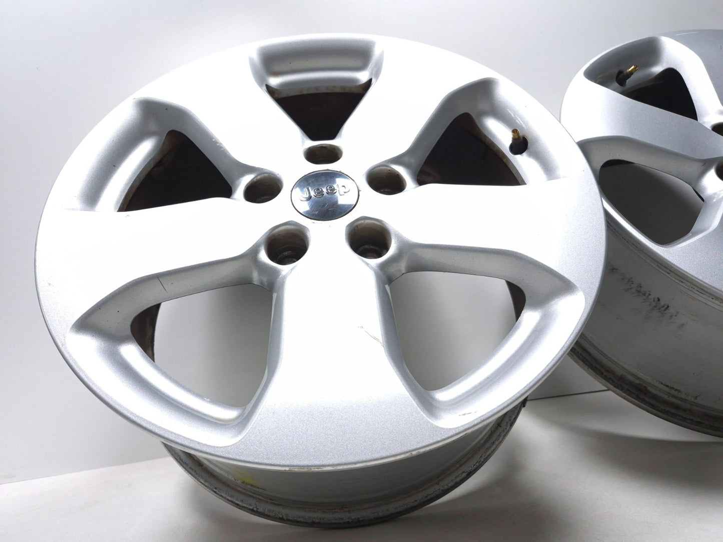 2012 Jeep Grand Cherokee Wheel Rim 18"x8 2pcs OEM