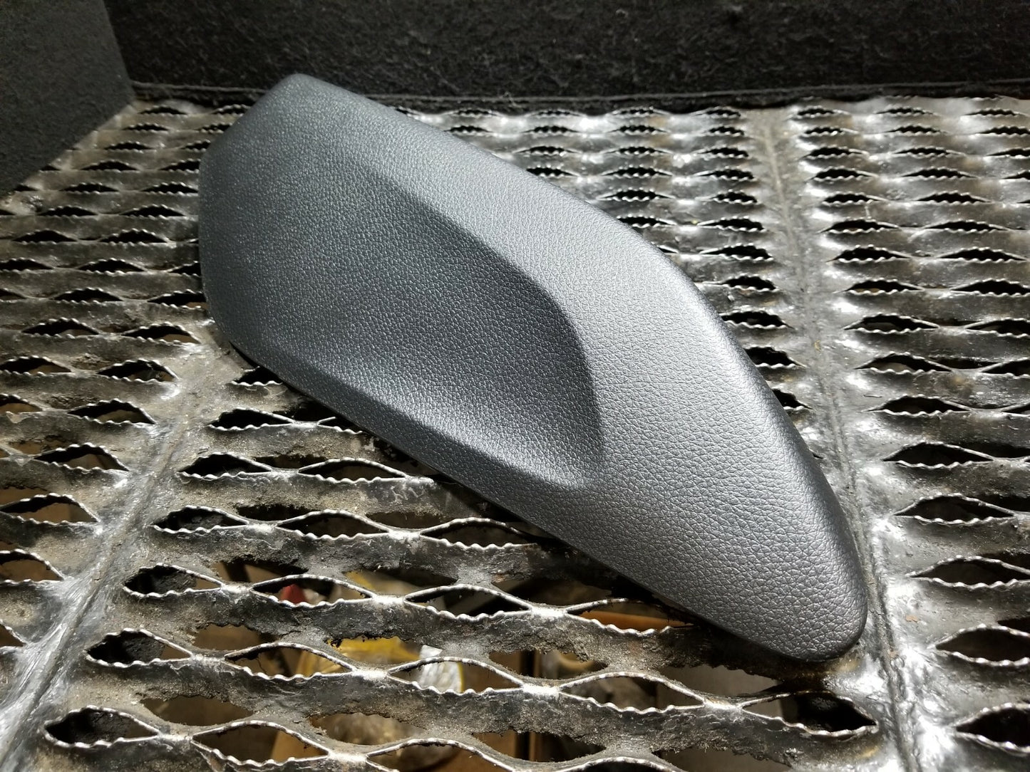 16 17 18 19 Nissan Rogue Front Left Driver Seat Trim Cover Panel OEM 36k