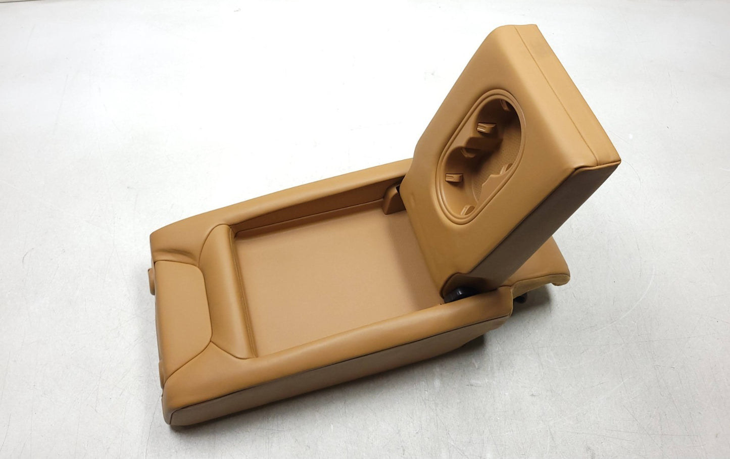 2013 Porsche Cayenne Rear Seat Armrest  OEM
