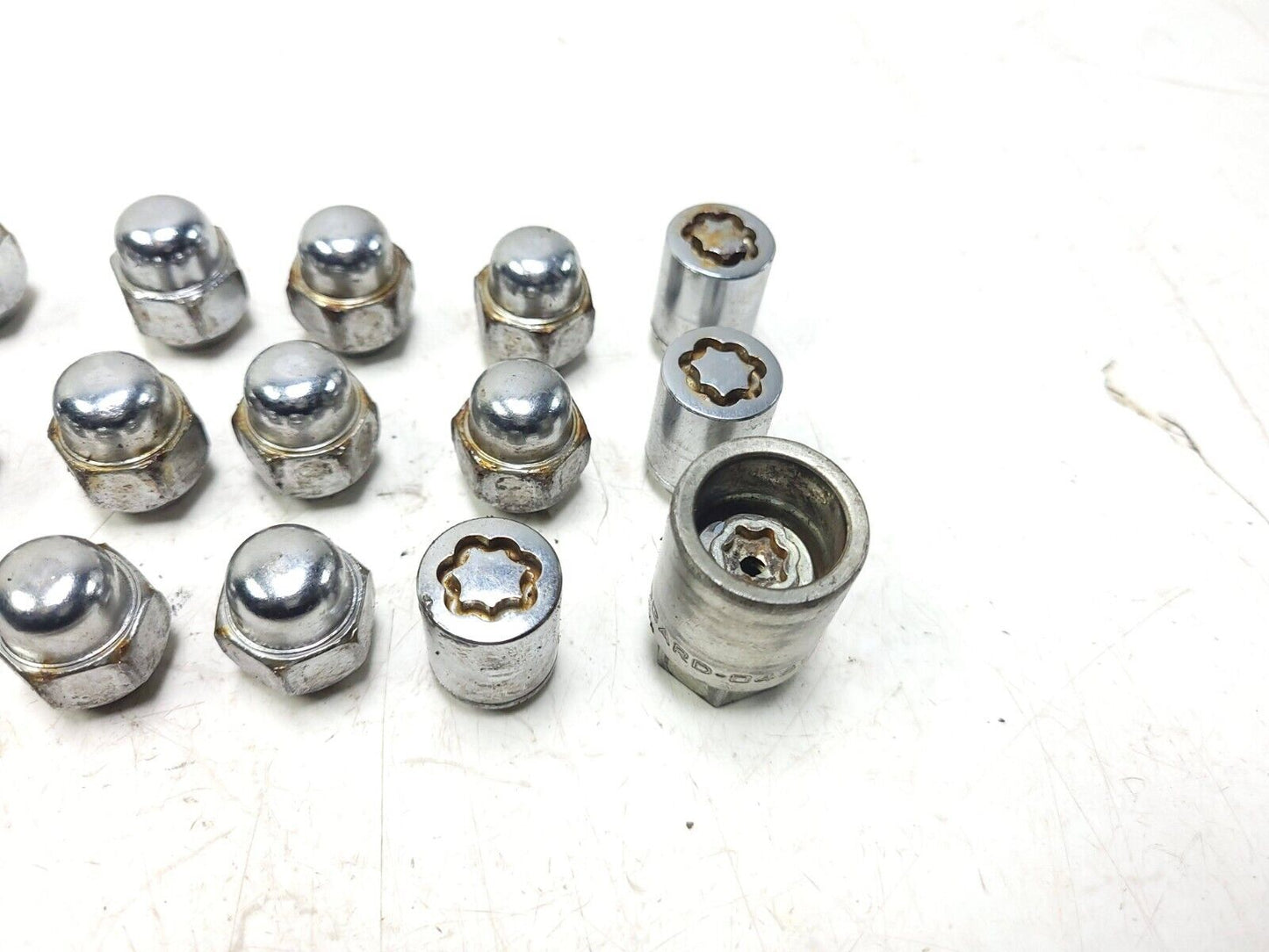 2009-2013 Hyundai Genesis Coupe Wheel Lug Nut OEM