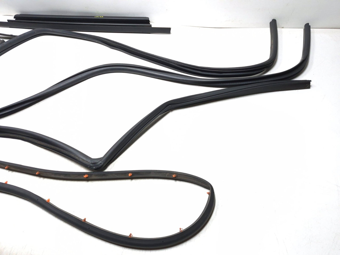 2017 Dodge Journey Rear Driver Door Weatherstrip Seal 5 Pcs OEM