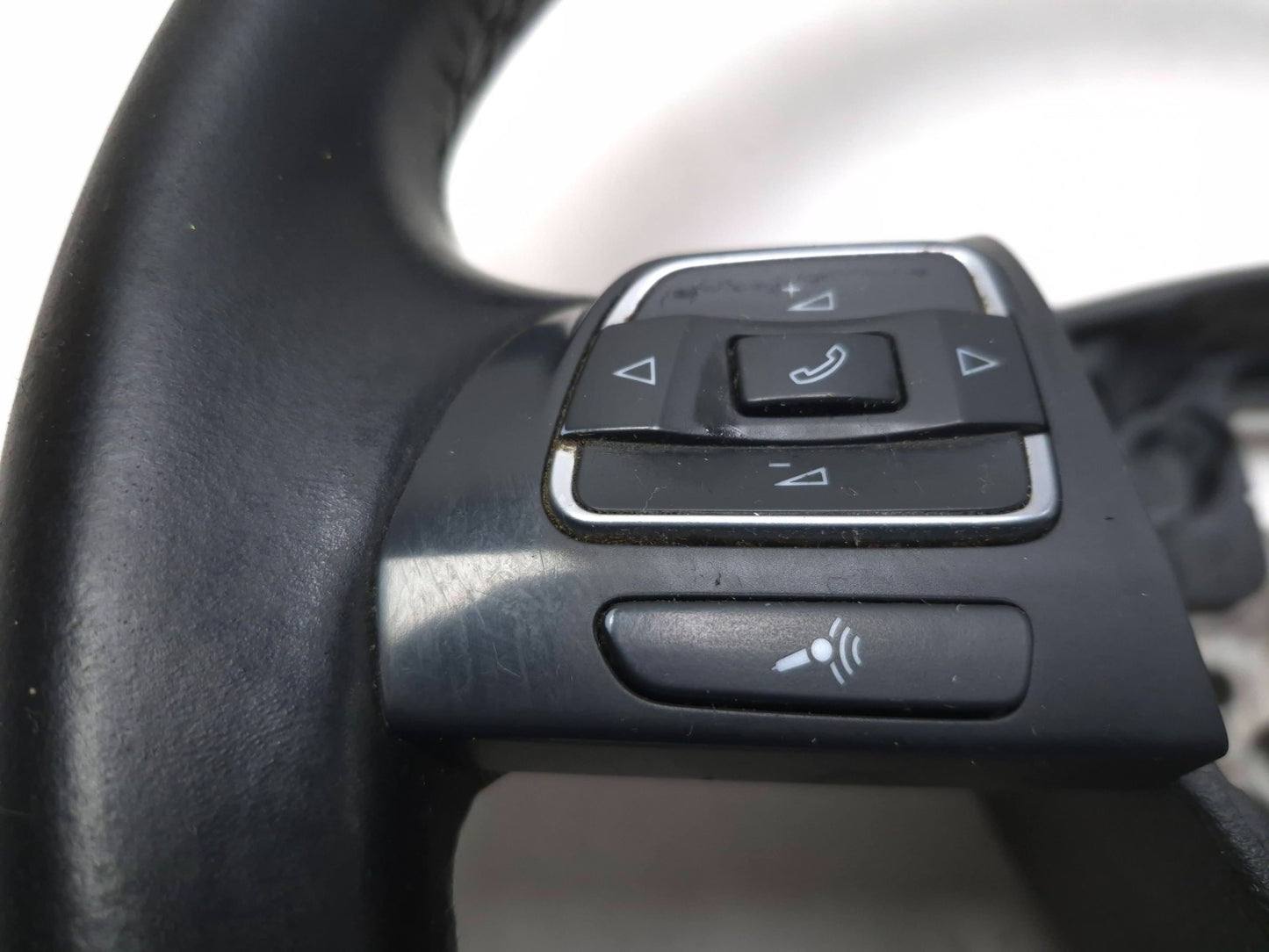 2011 Volkswagen Tiguan Steerin Wheel OEM