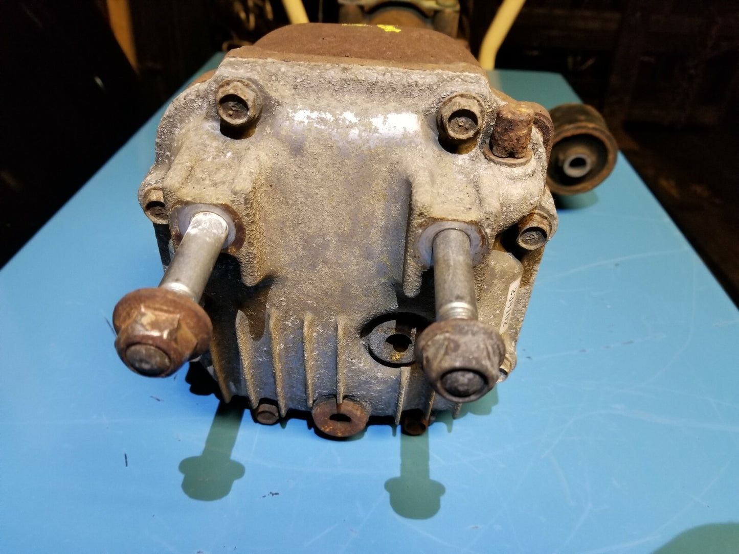 2010 Subaru Legacy 2.5l Rear Differntial Carrier OEM