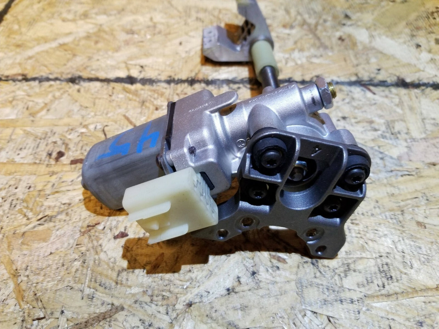 2017 Cadillac Xt5 Steering Column Telescope Tilt Motor OEM