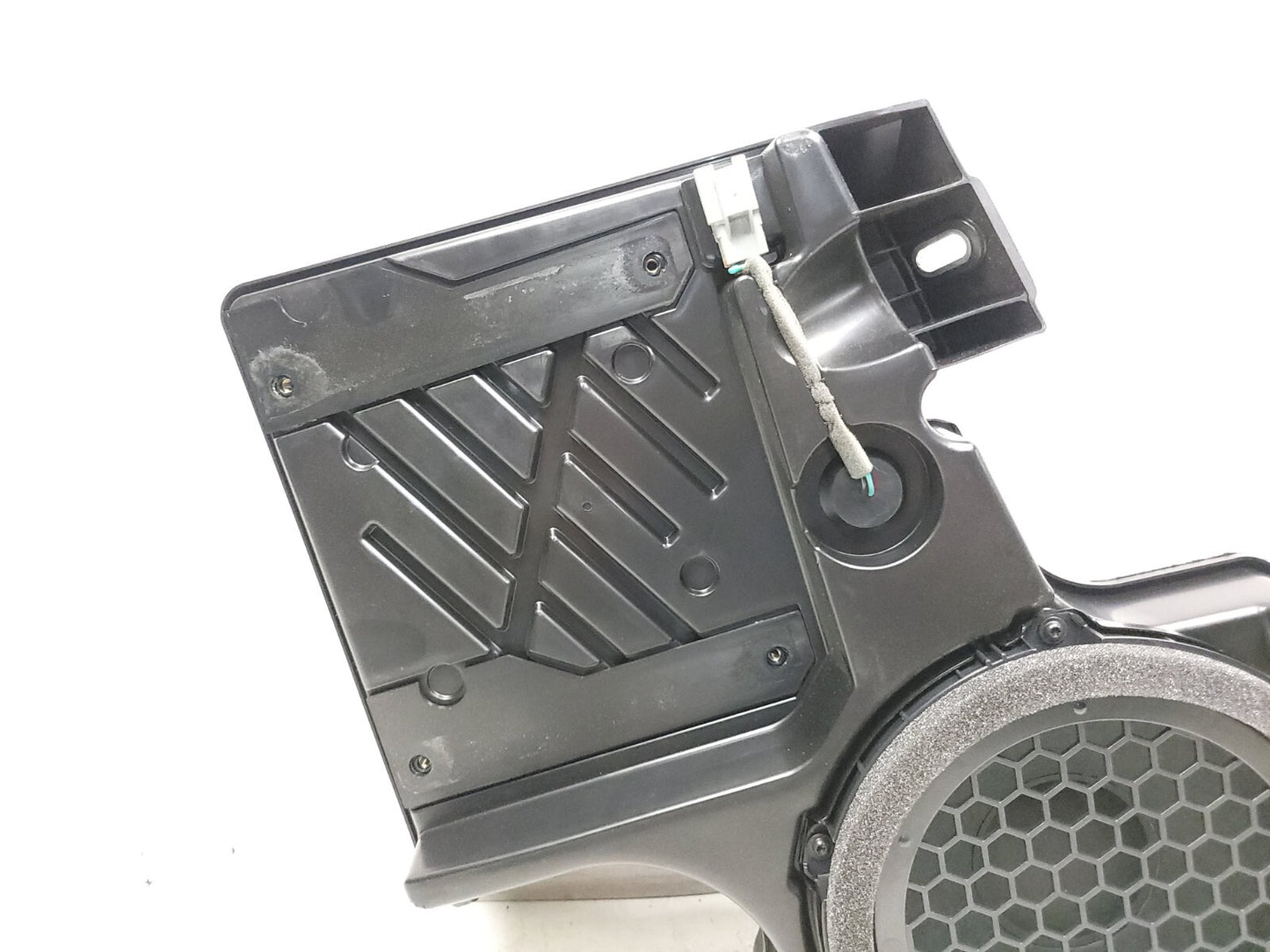 2018 Alfa Romeo Stelvio Subwoofer Sub Woofer Speaker OEM
