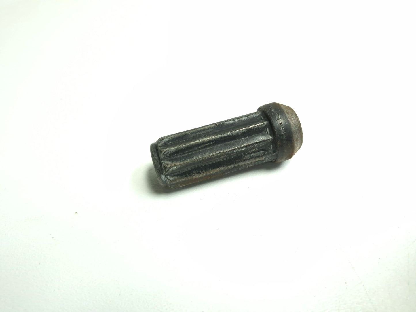 2013 Cadillac Escalade Esv Wheel Lug Nut Bolt W/ Key OEM