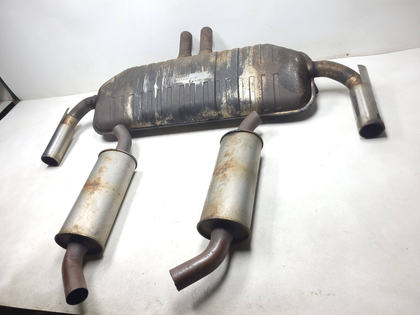 2007 Land Rover 4.2l Rear & Center Exhaust Muffler 3 Pcs OEM