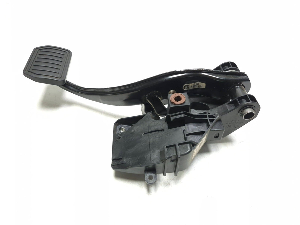2018 Tesla Model 3 Brake Pedal 1044691-00-d OEM