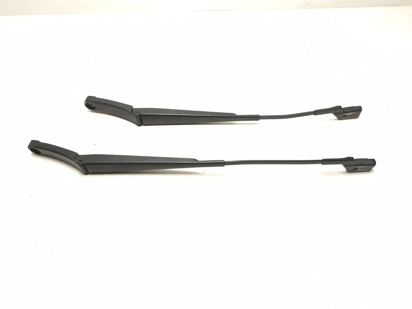 2011 Volkswagen Tiguan Windshield Wiper Arm Pair OEM
