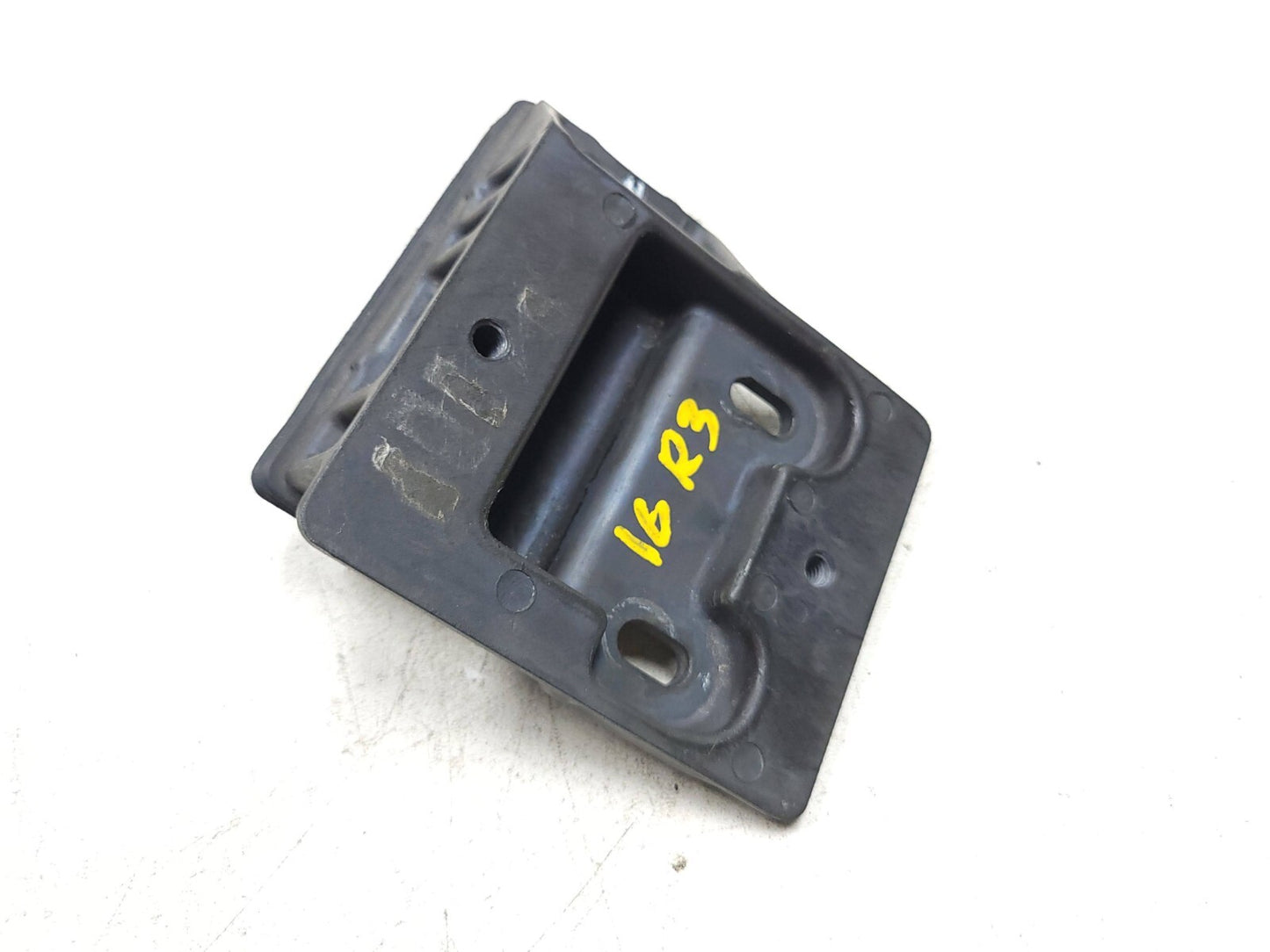 2015 - 2018 Yamaha Yzf-r3 Yzfr3 Voltage Regulator Rectifier Mount Bracket  OEM