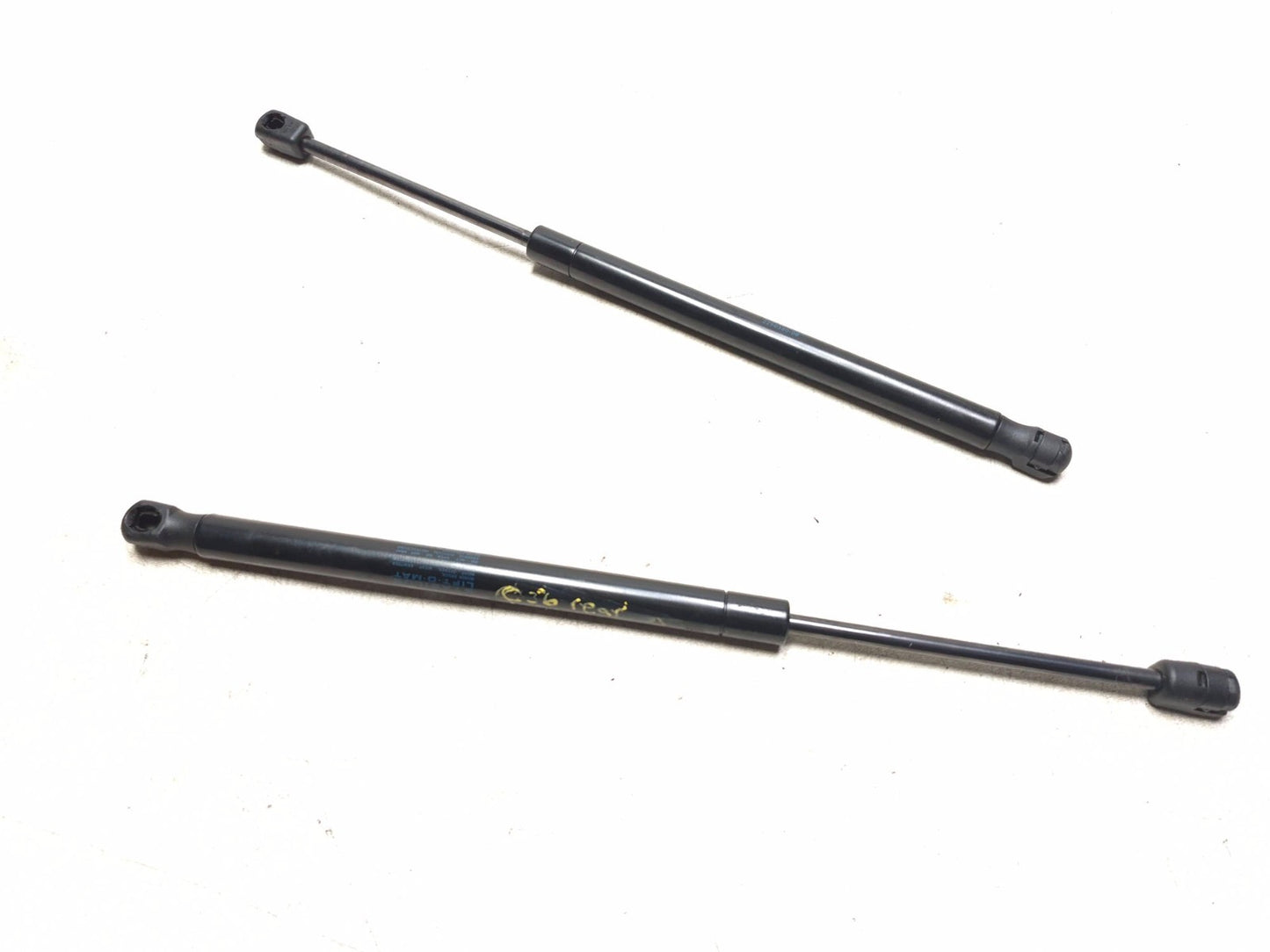 2014 Fiat 500l Rear Seat Adjustment Lift Cylinder Strut Shock Support Pair OEM
