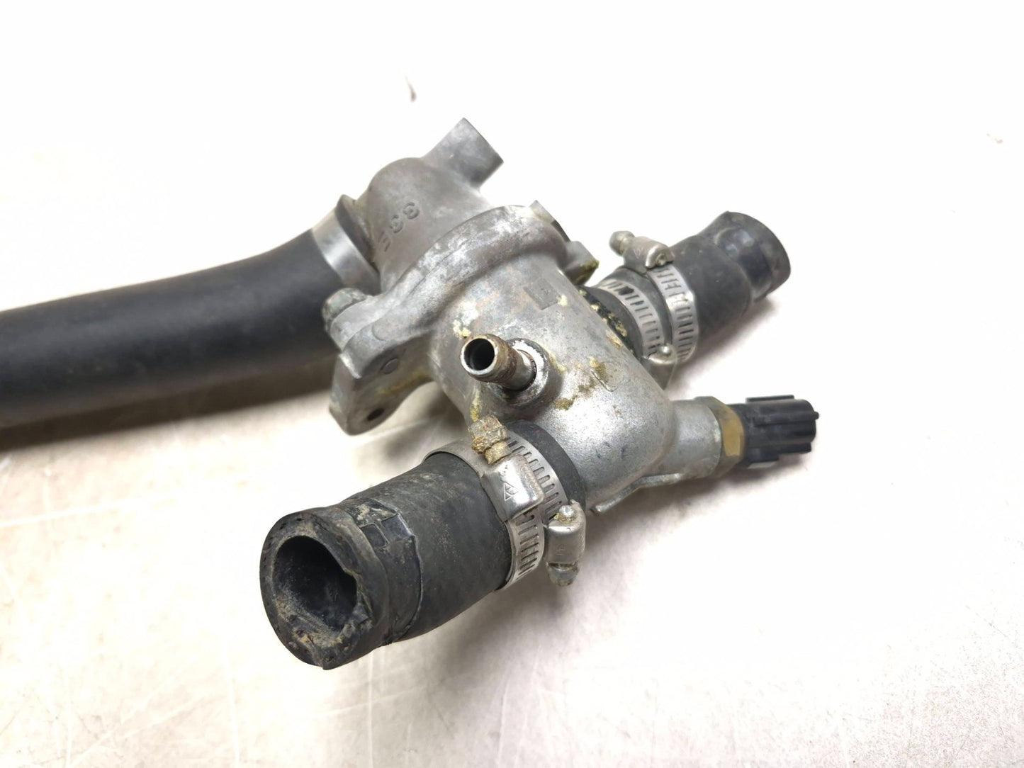 2002 Suzuki V-strom 1000 Dl1000 Thermostat Housing OEM