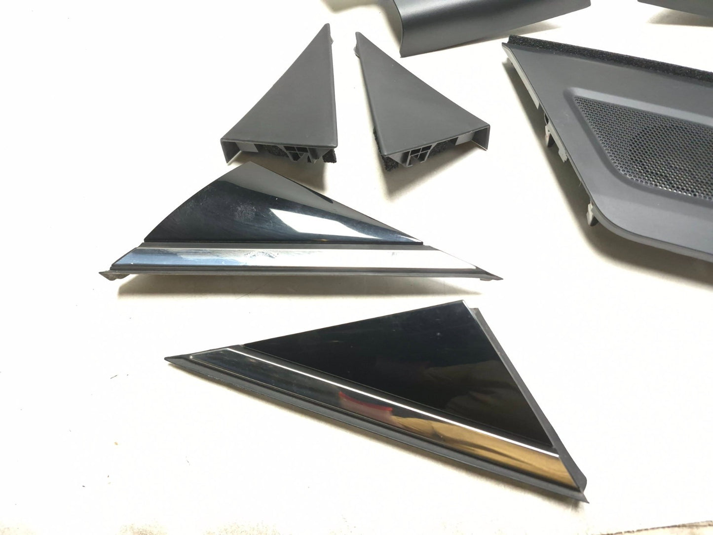 2018 Hyundai Sonata Door Mirror Trim & Dash Speaker Cover 8pcs  OEM