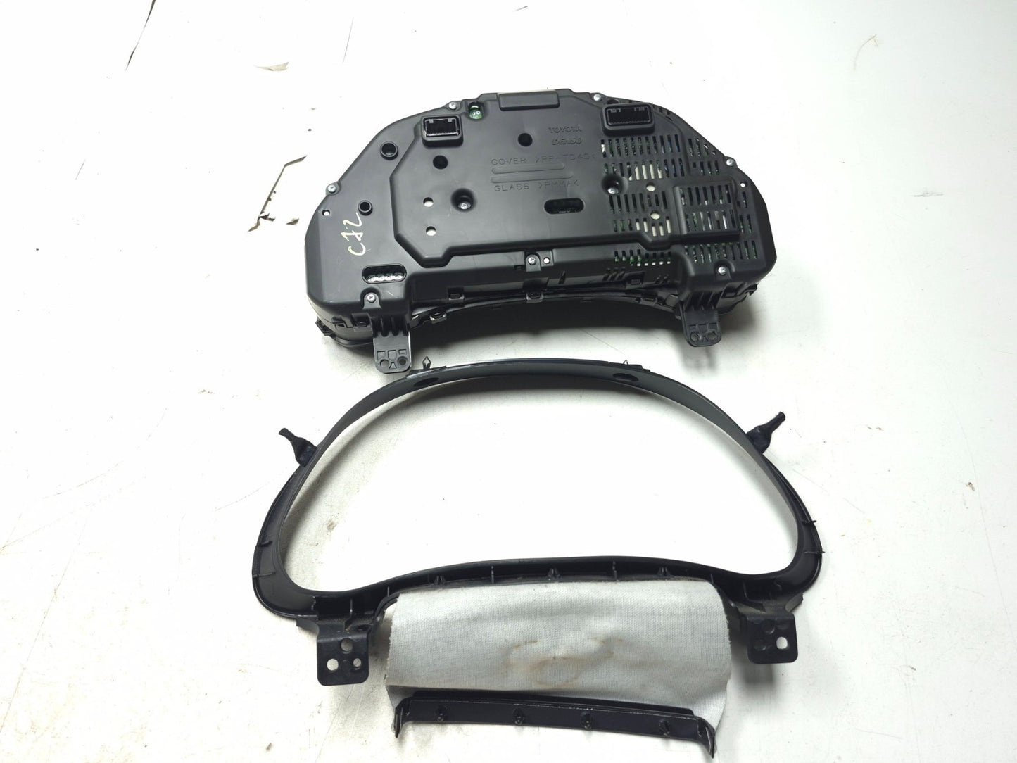 2009 Lexus IS250 Speedometer Instrument Cluster Gauge & Trim OEM