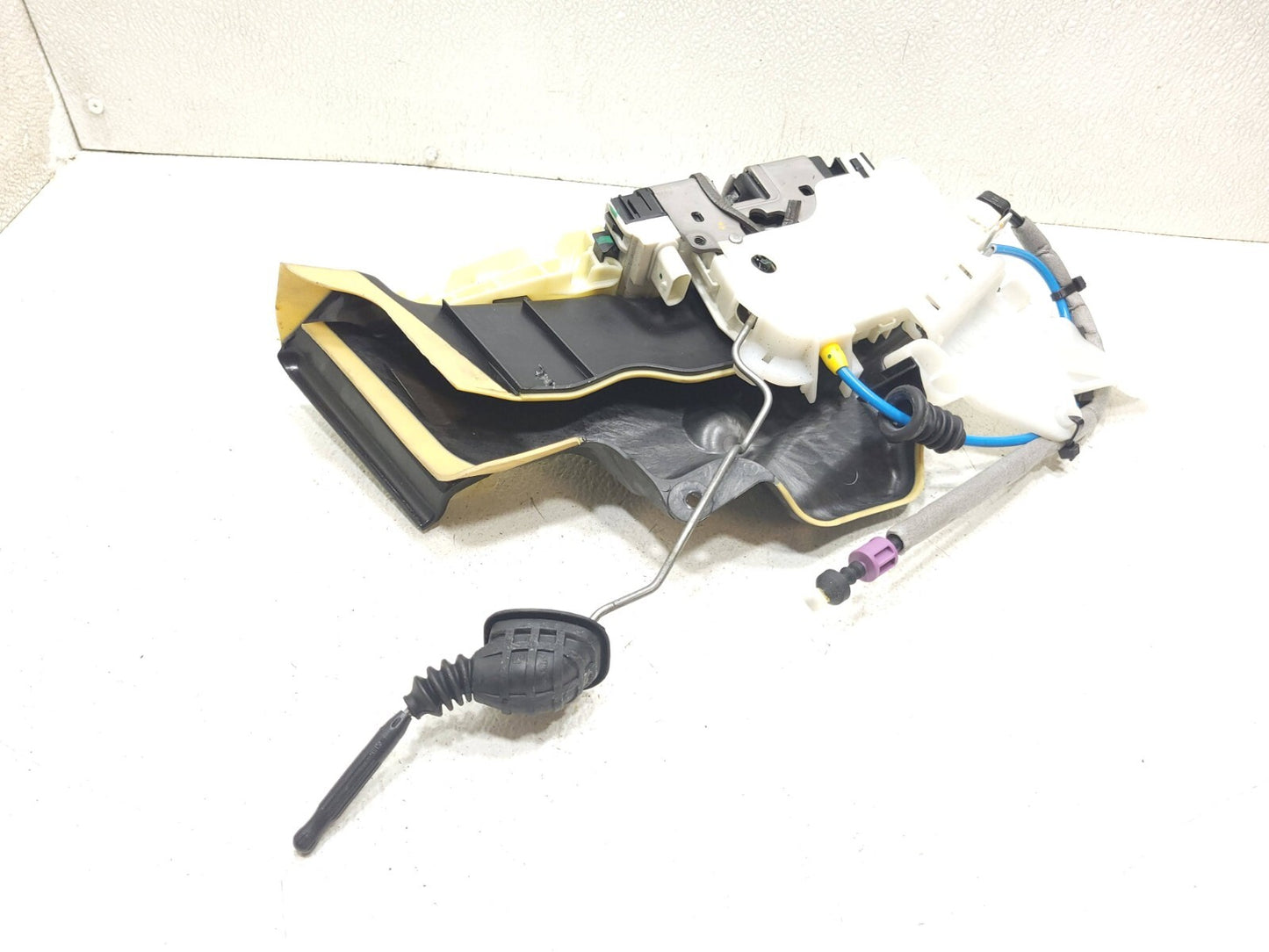 2014 Mercedes E350 Front Passenger Door Lock Latch Actuator OEM