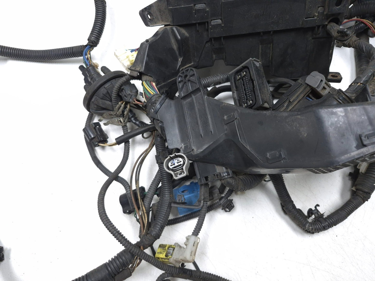 2011 Scion Tc Engine Wire Harness W/ Fuse Box OEM