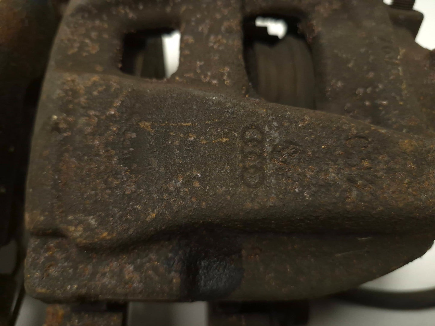 2011 Volkswagen Tiguan Front Brake Caliper Left & Right Pair OEM