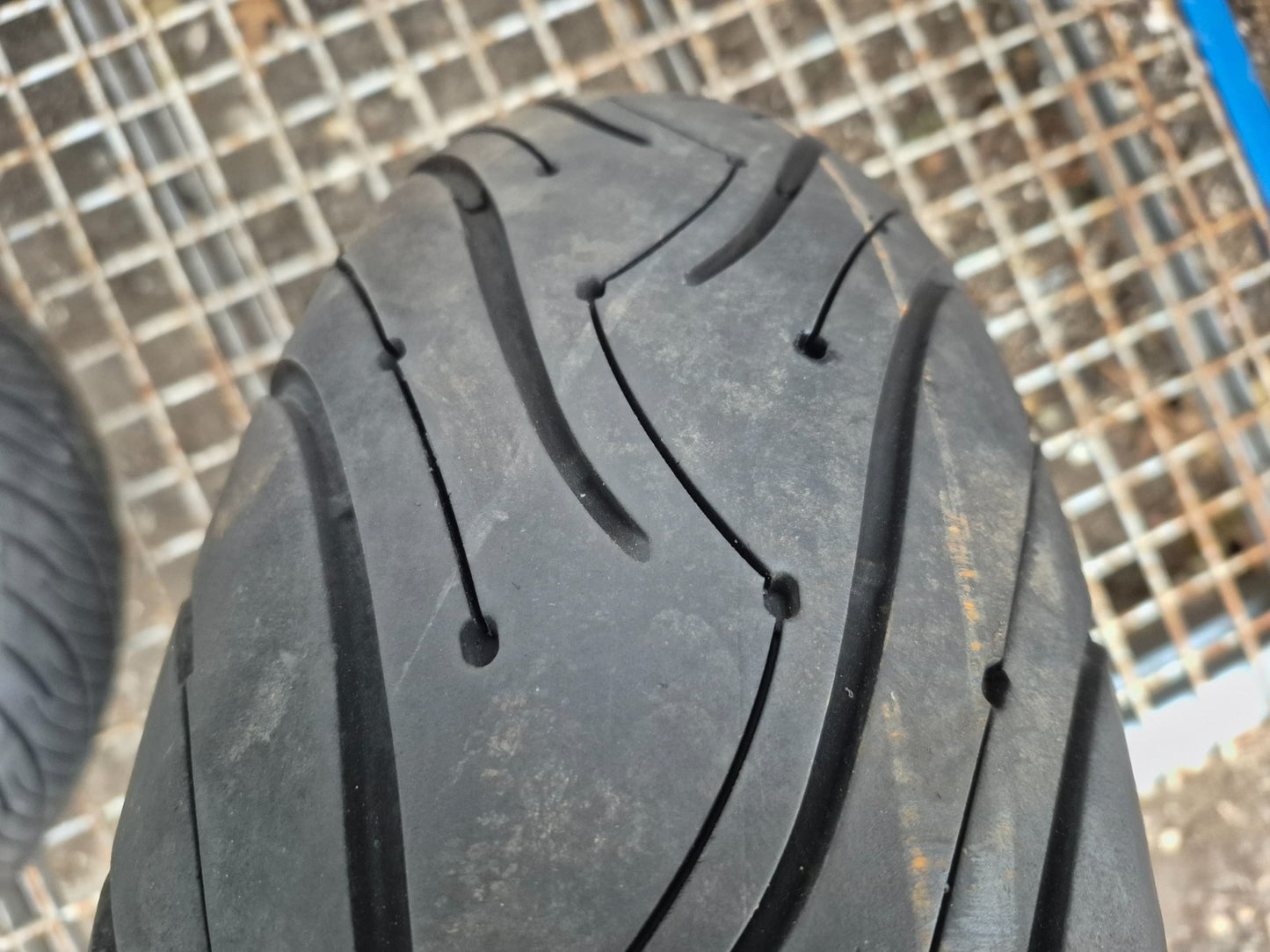 2001 Suzuki Gsx 750f Katana  Rear & Front Wheel W/ Tire Pair R 17 OEM