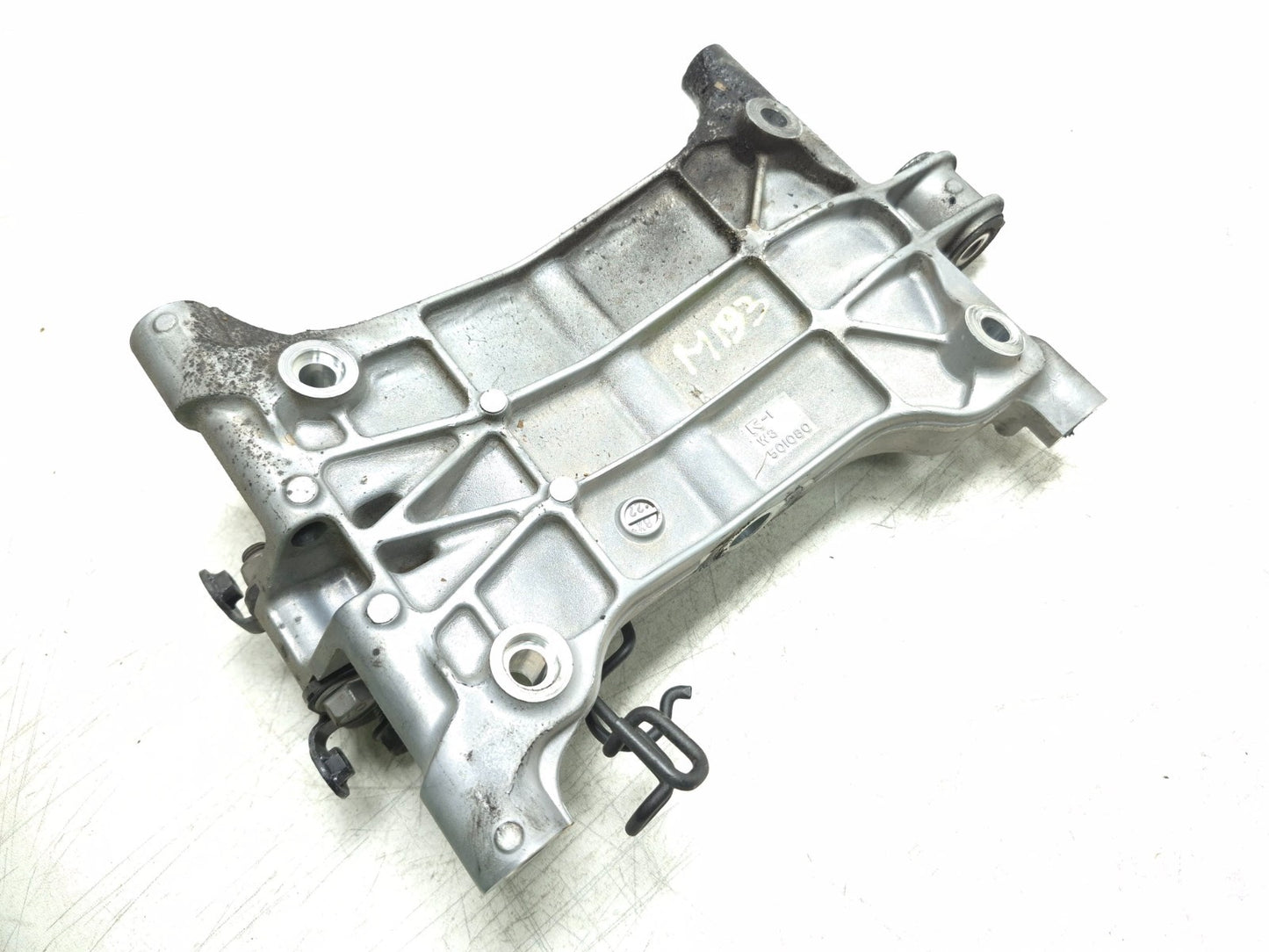 2019 Kawasaki Er400 Z400 Engine Bracket Motor & Swingarm Mount OEM