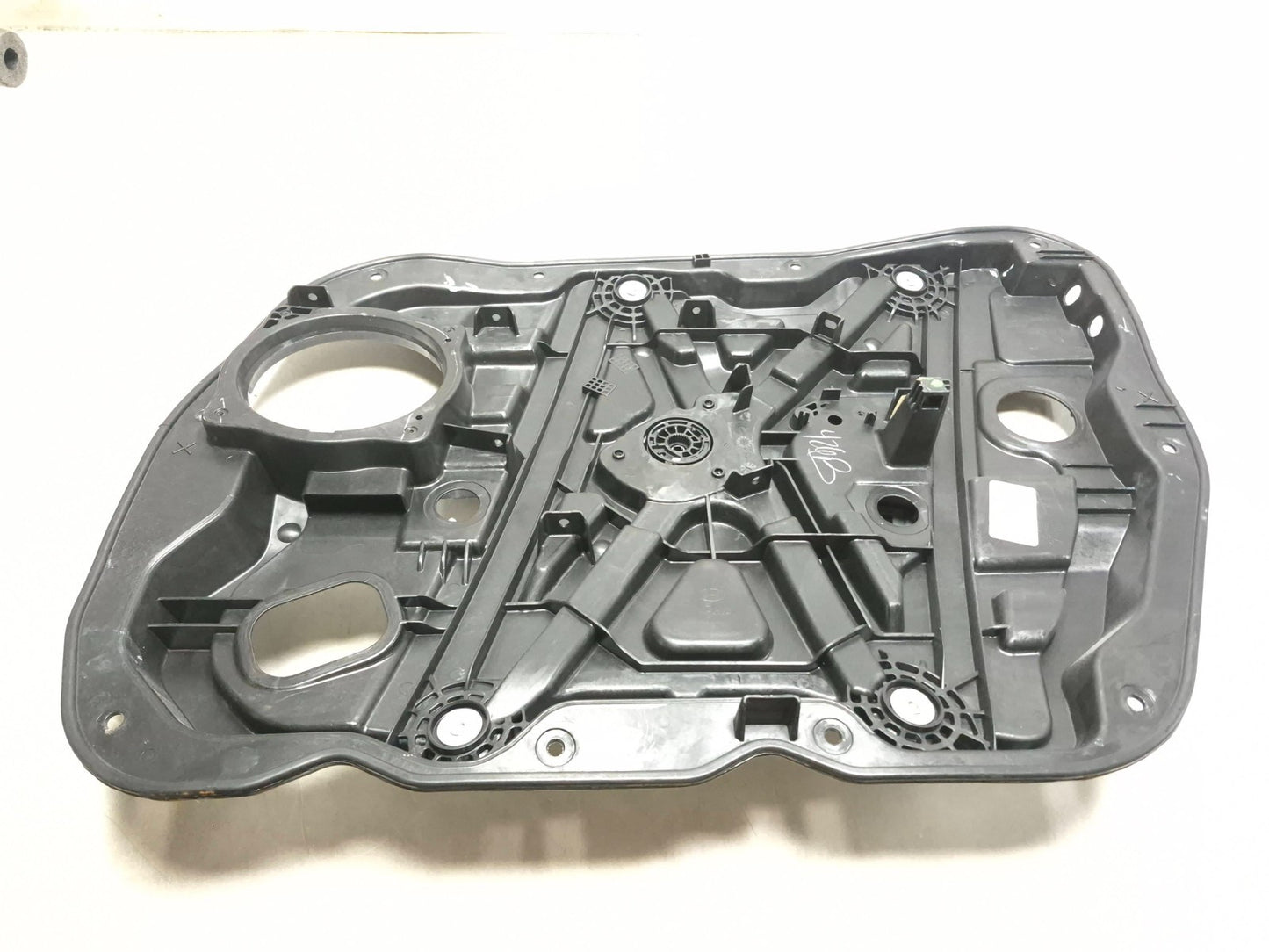 2018 Hyundai Sonata Front Door Window Regulator Panel Passenger Side Right OEM
