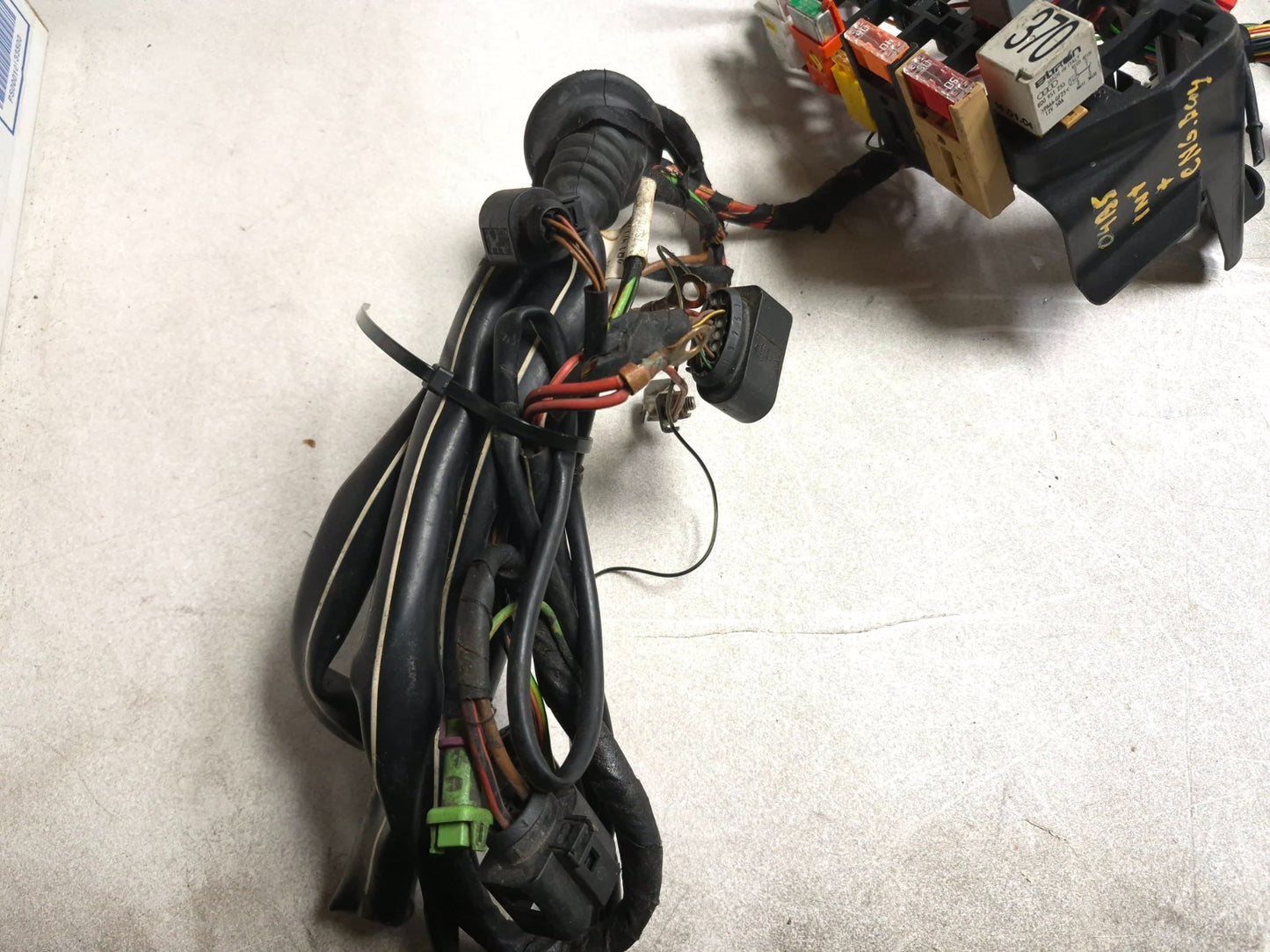 2004 Volkswagen Passat Engine & Interior Wire Wiring Harness OEM