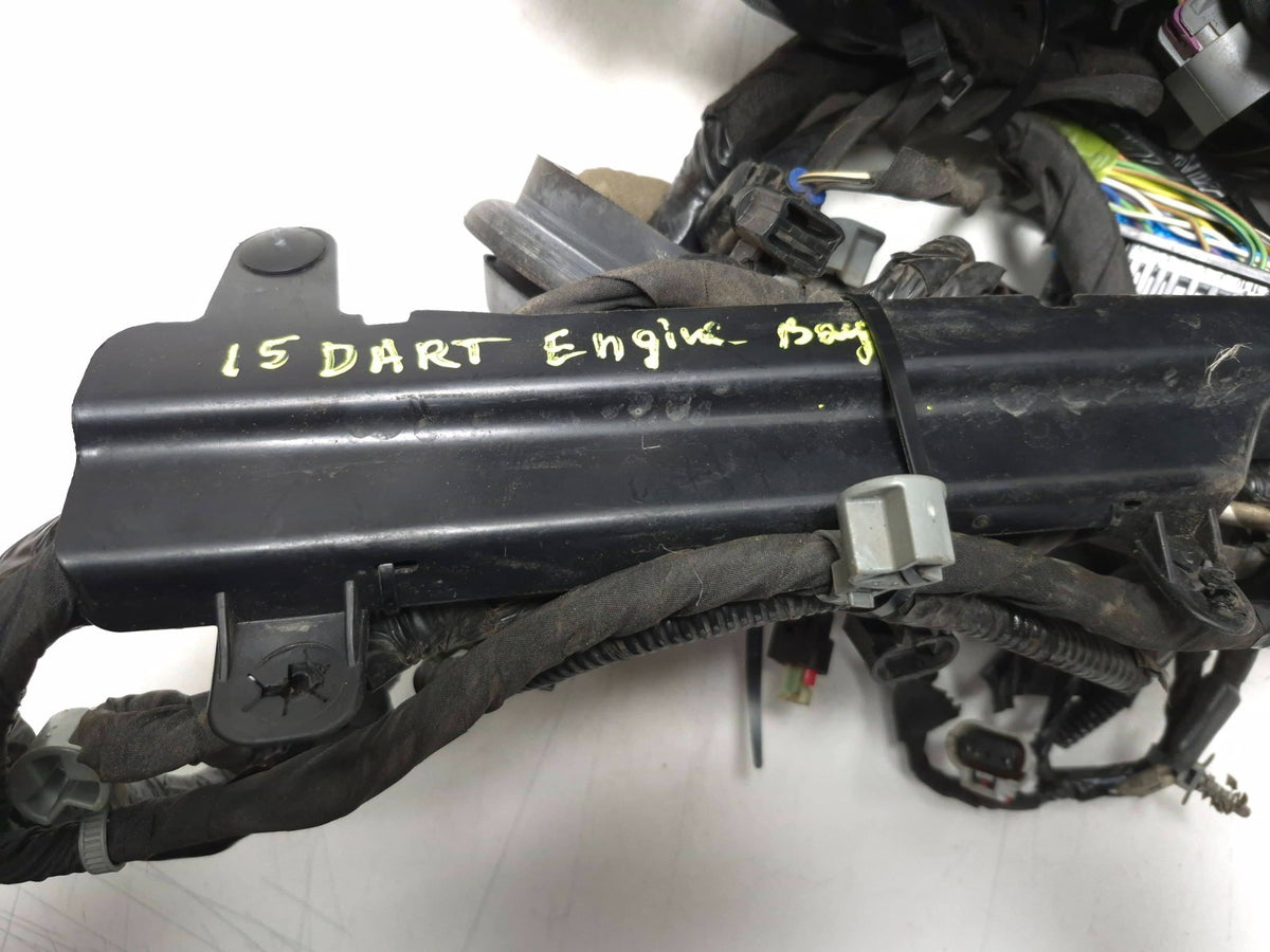 2015 Dodge Dart Engine Bay Wire Harness & Fuse Box 2.4l OEM