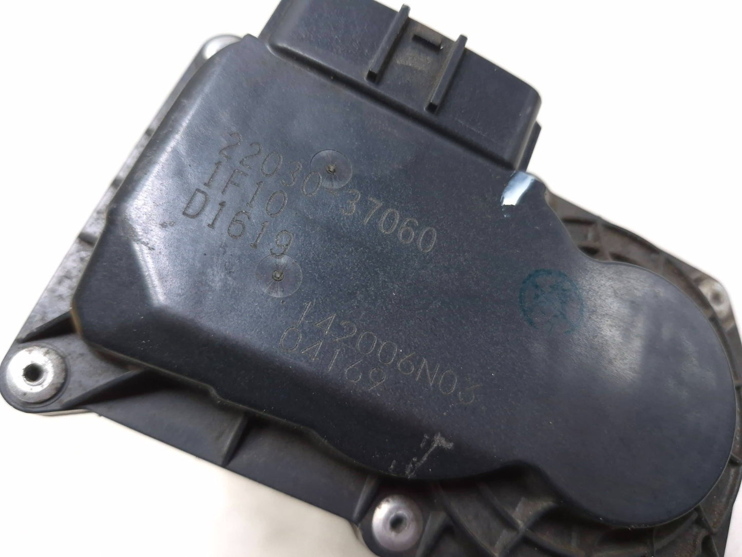2011 Toyota Prius Throttle Body OEM