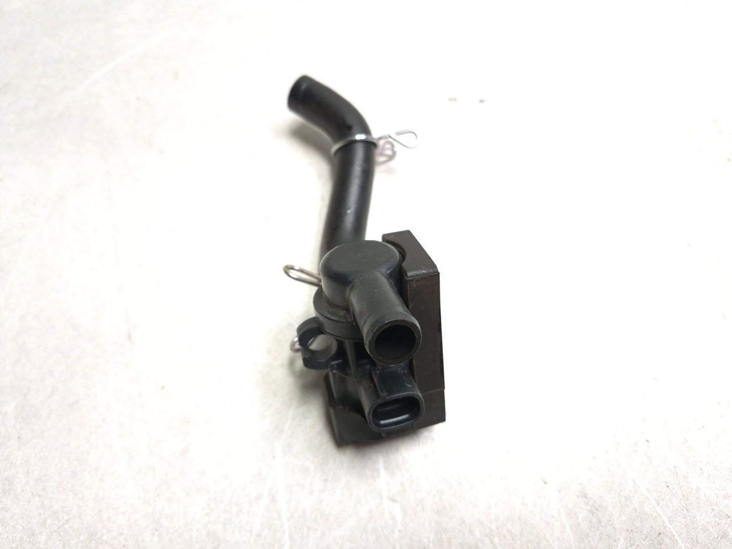 2024 Kawasaki Ninja 500 Ex500 Air Cleaner Box & Air Solenoid Valve Pair OEM