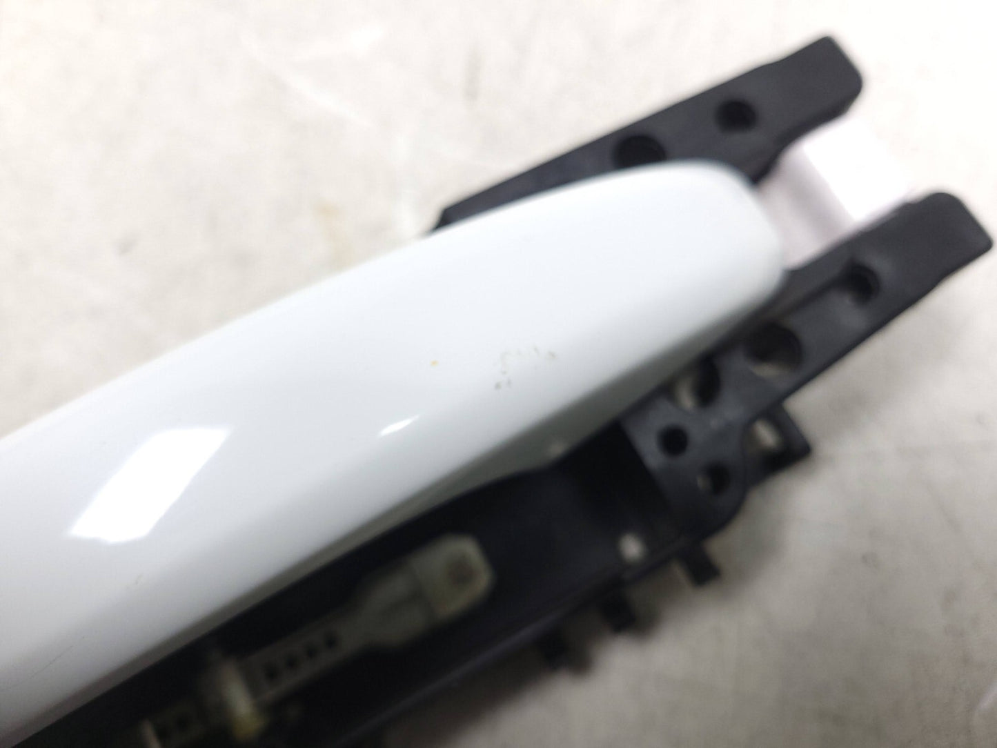 09 - 16 Audi A4 S4 A5 Sedan Front Exterior Door Handle Passenger Side Right OEM