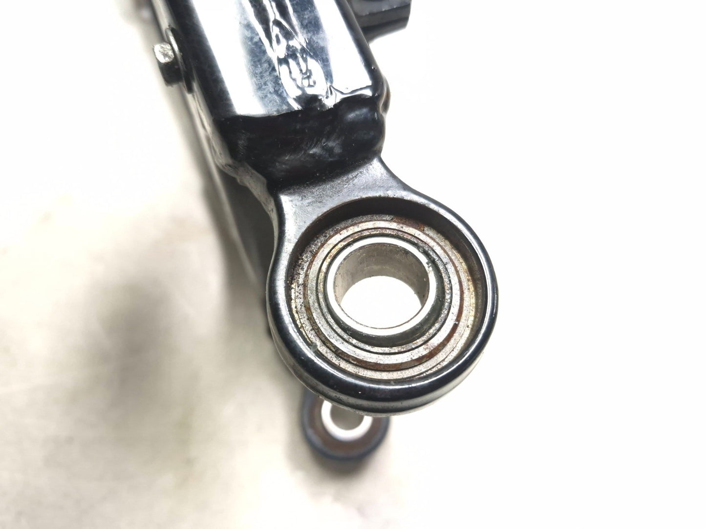 2006 Harley-davidson Sportster Xl883 Rear Swingarm & Bolt Assy OEM