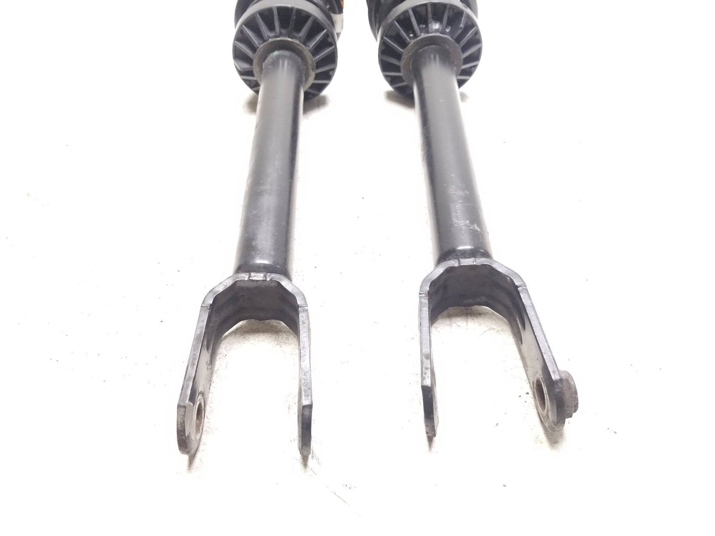 2017 Jaguar Xe Suspension Shock Absorber Strut Non-adaptive W/ Spring OEM