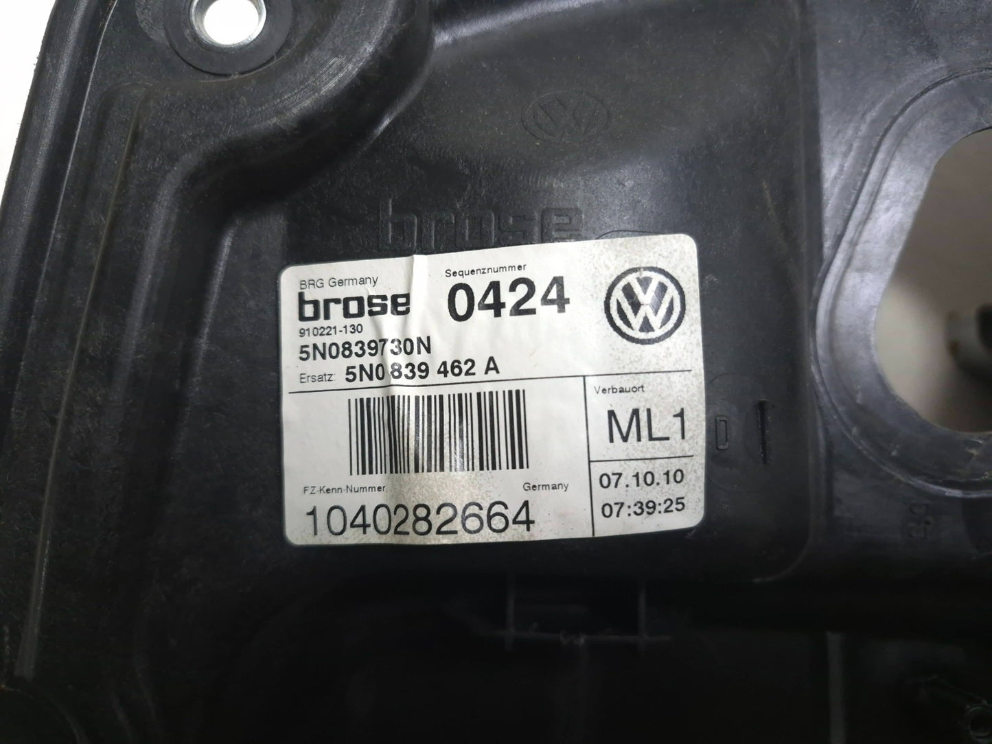 2011 Volkswagen Tiguan Rear Door Window Regulator Panel Passenger Side Right OEM