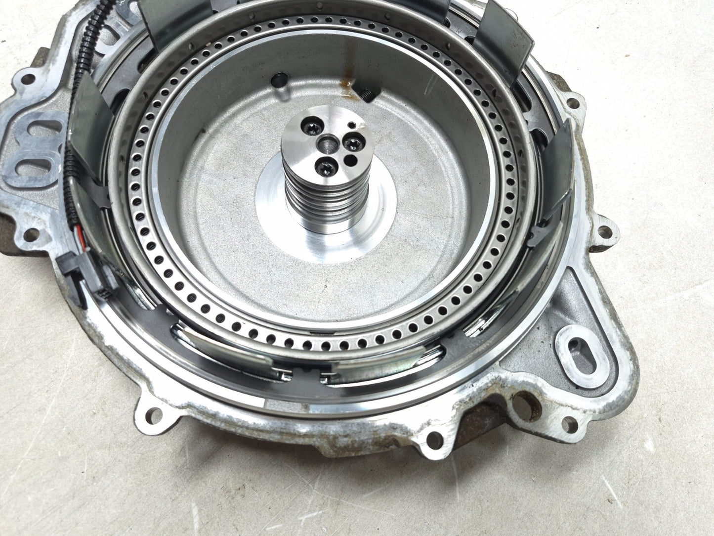 2011 Ford Edge Automatic Transmission Rear Cover Clutch Housing OEM