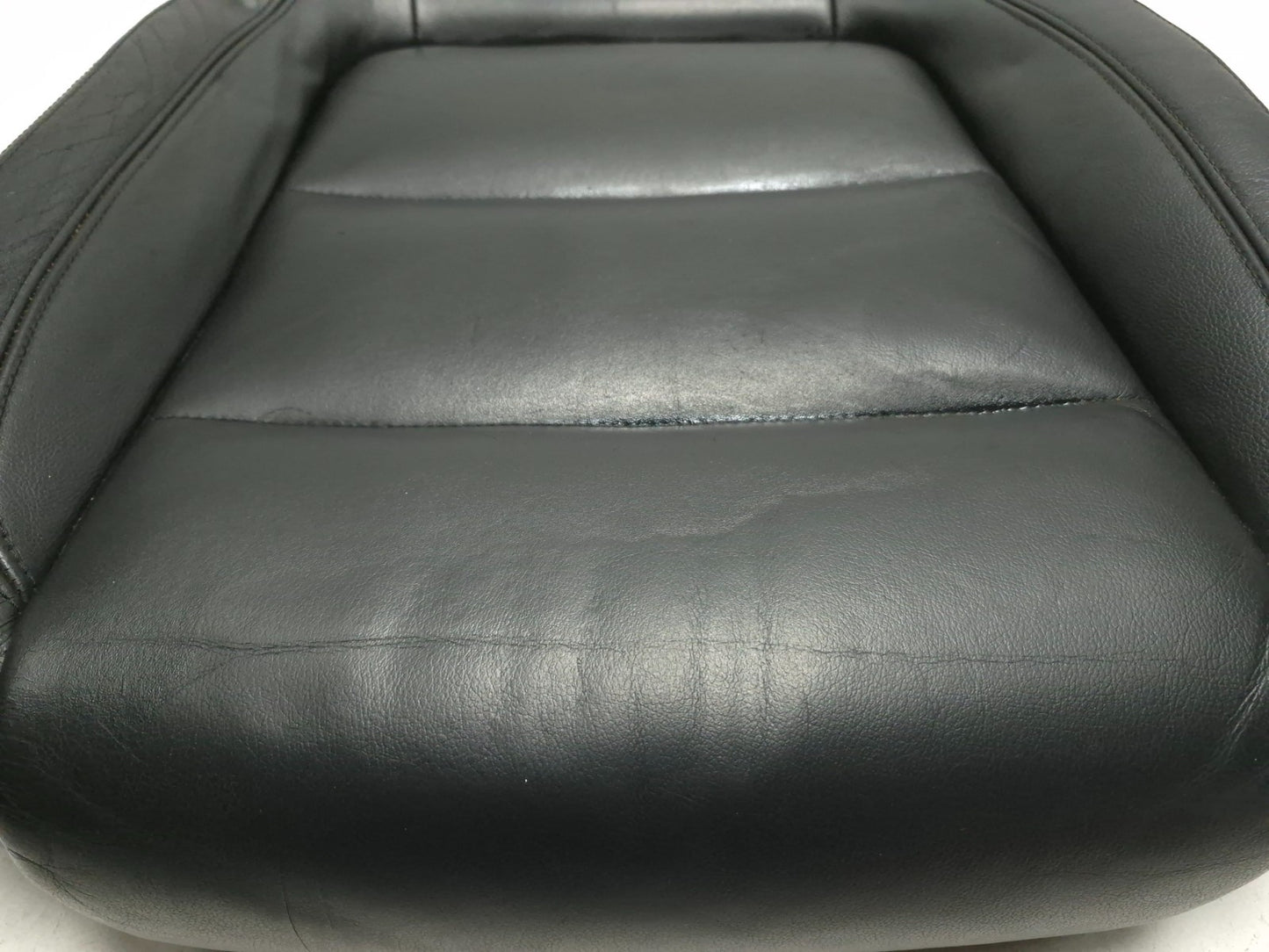 2011 Volkswagen Tiguan Front Seat Lower Cushion Passenger Side Right OEM