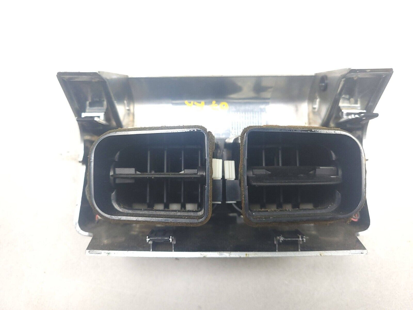2006-2009 Range Rover Center Console Rear Air Vent 500220puy OEM