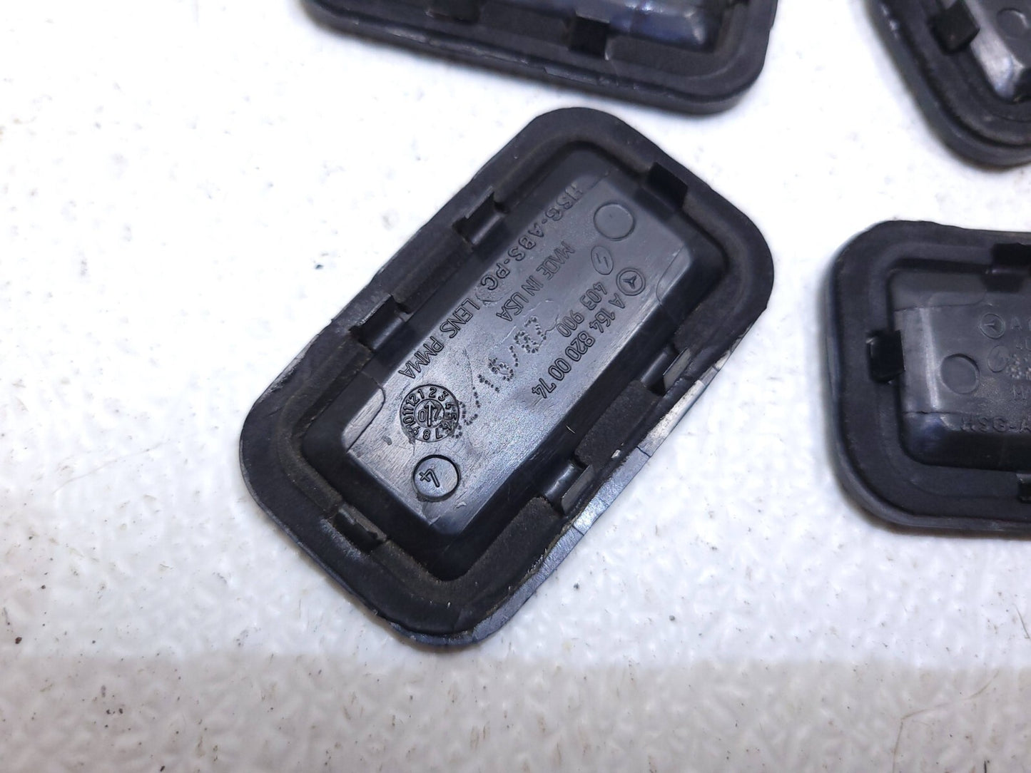 06 07 08 09 10 11 Mercedes Ml500 Door Light Reflector A1648200074 4pcs OEM