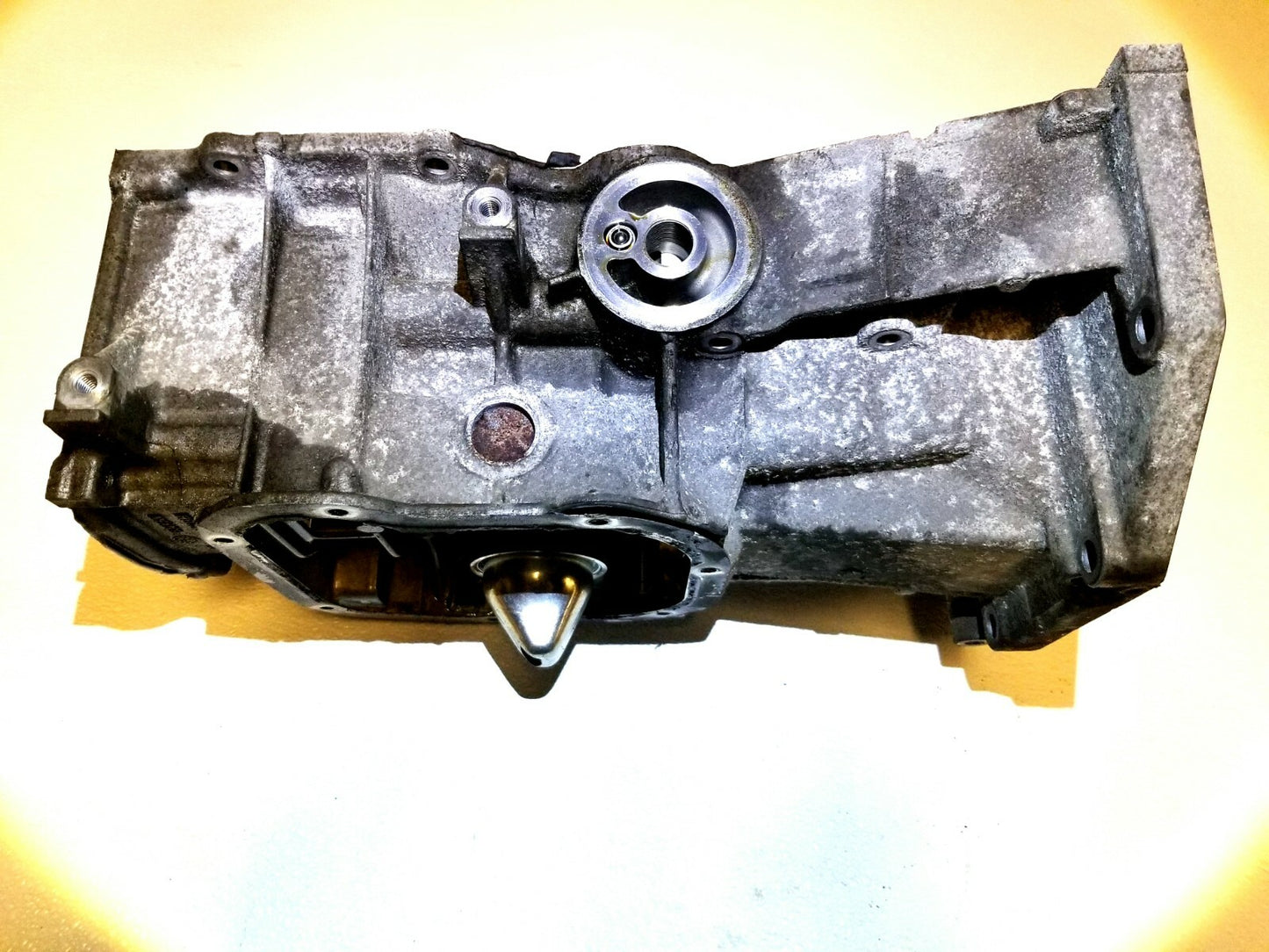 2016 Nissan Versa 1.6l Engine Upper Oil Pan OEM